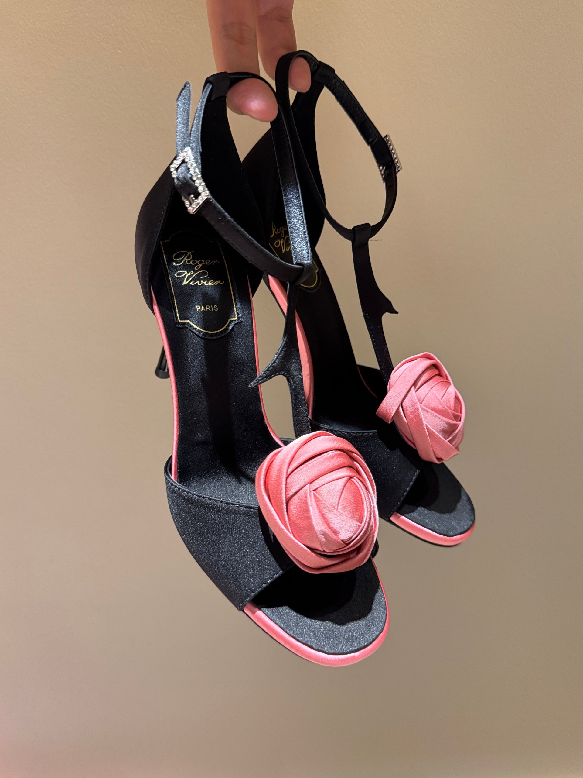 ROGER V HEELS