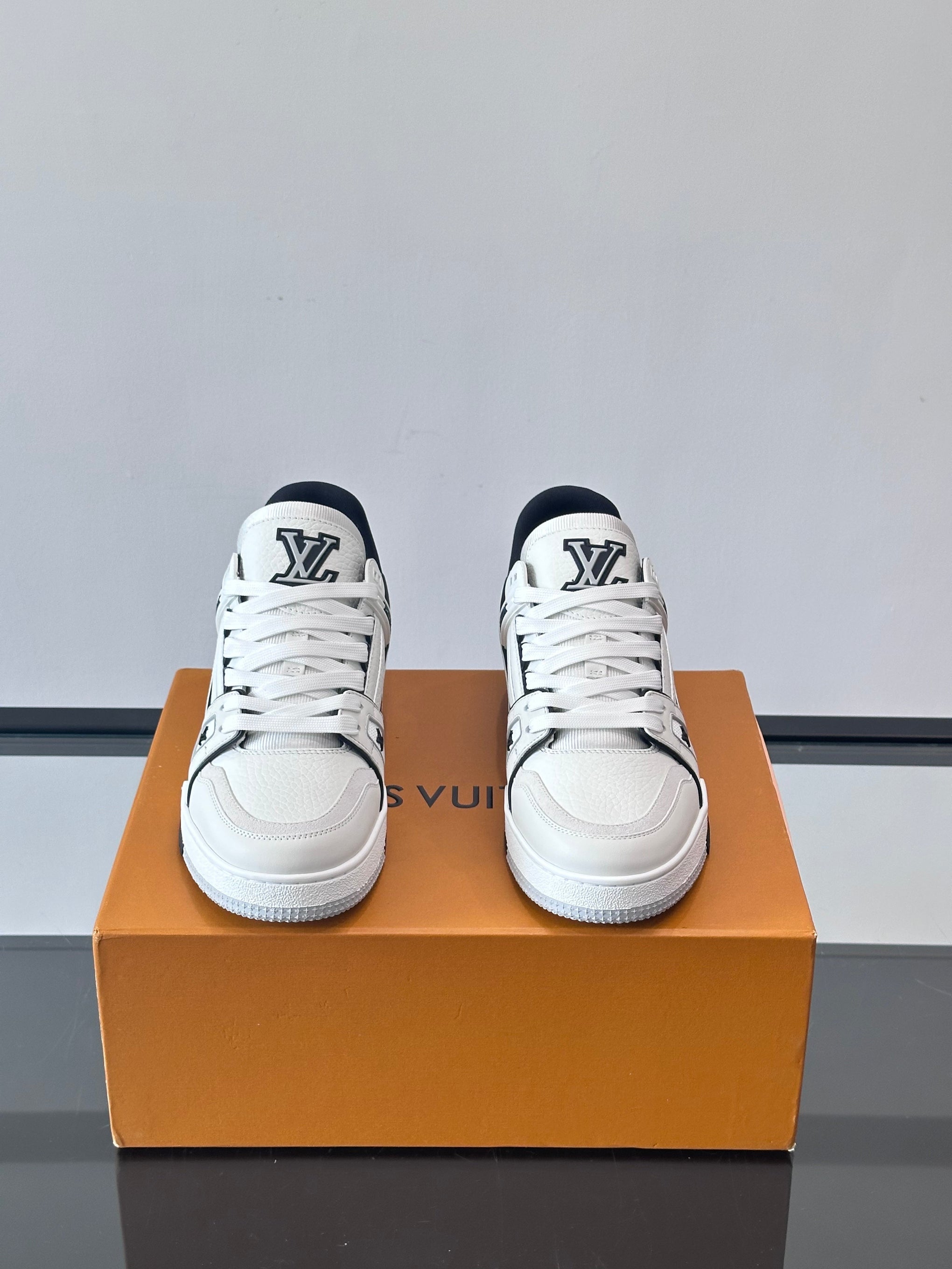 LOU TRAINERS