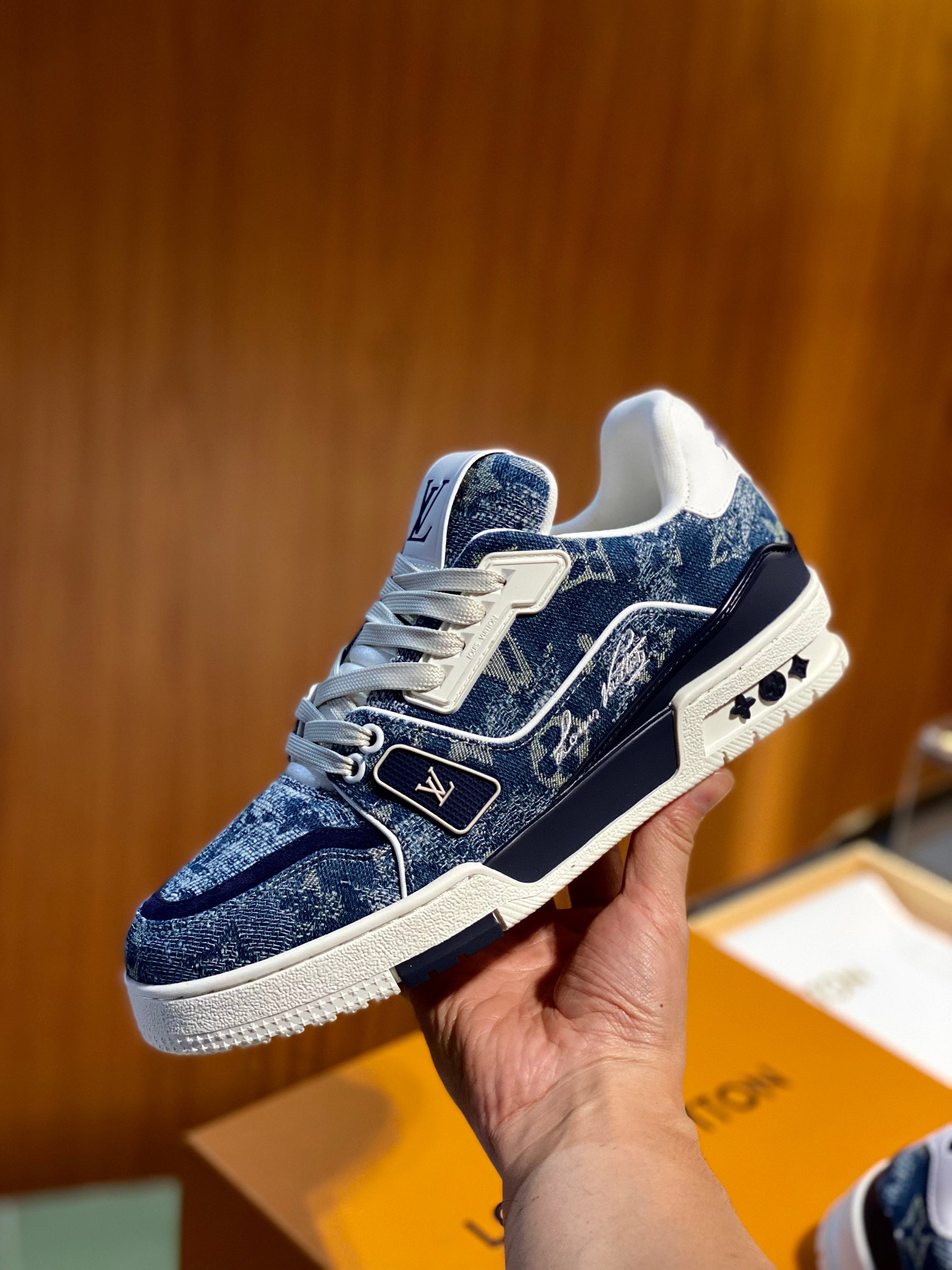 LOU TRAINERS