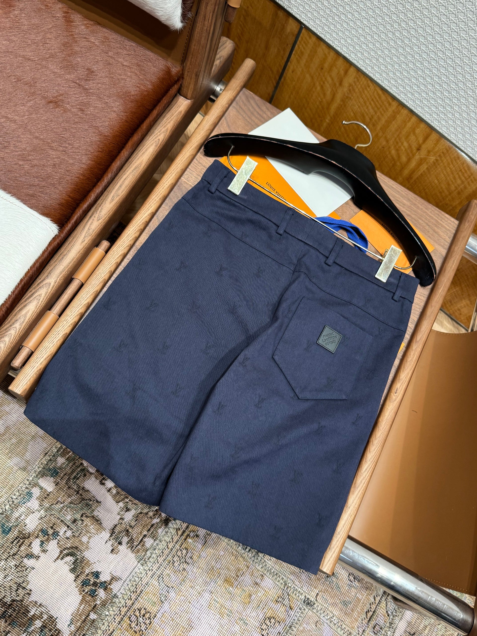 LOU SHORTS
