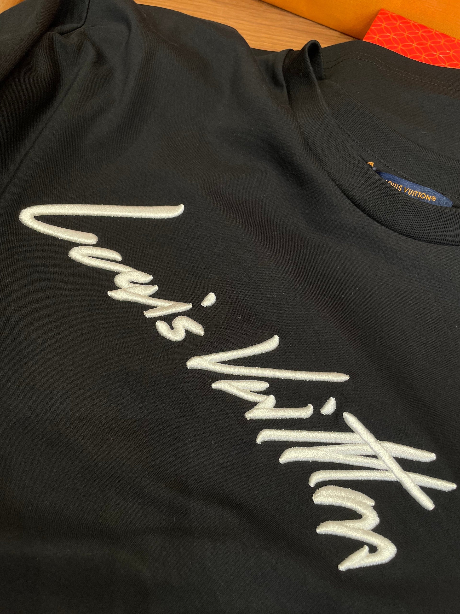 LOU T-SHIRT
