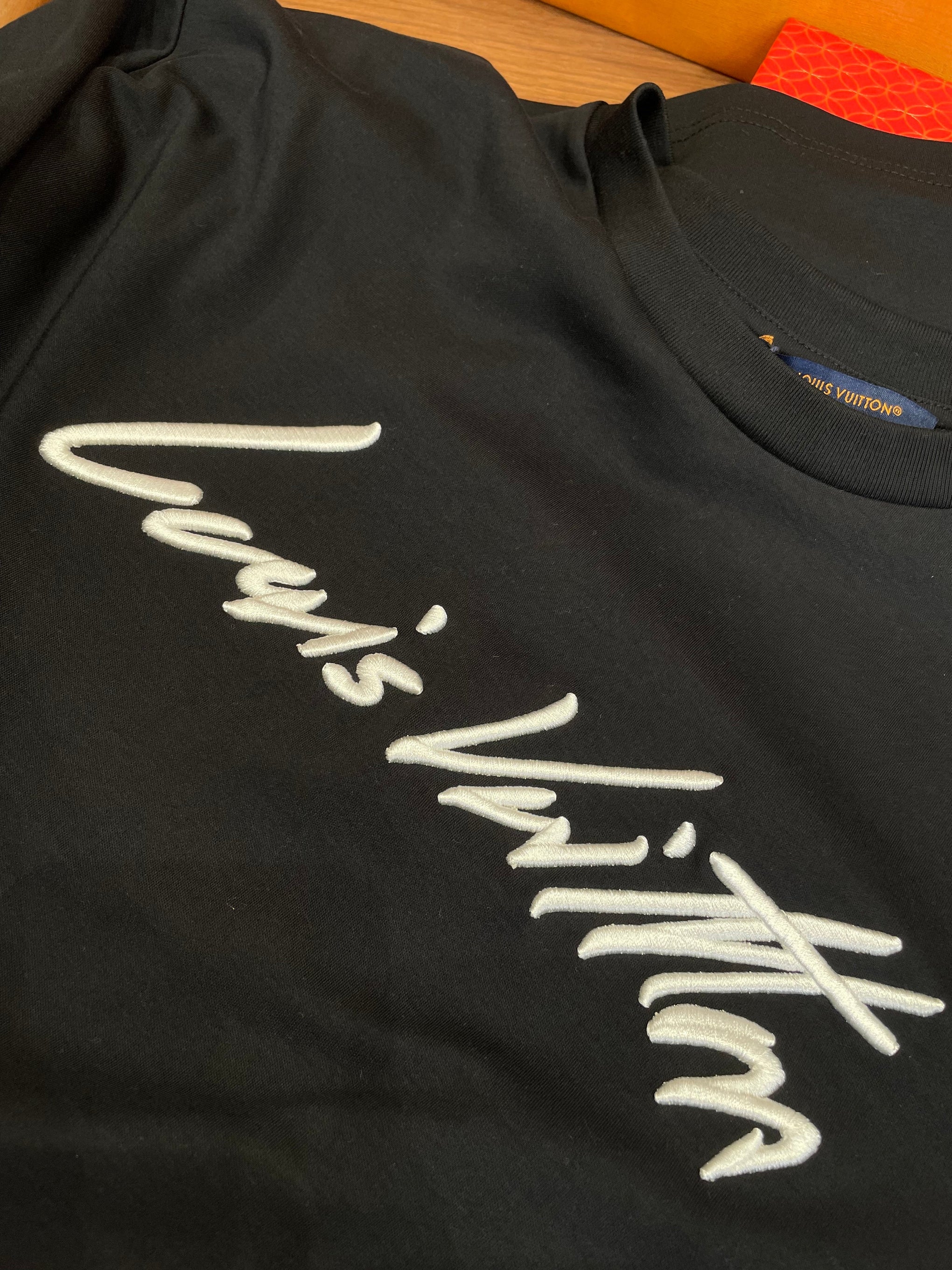 LOU T-SHIRT