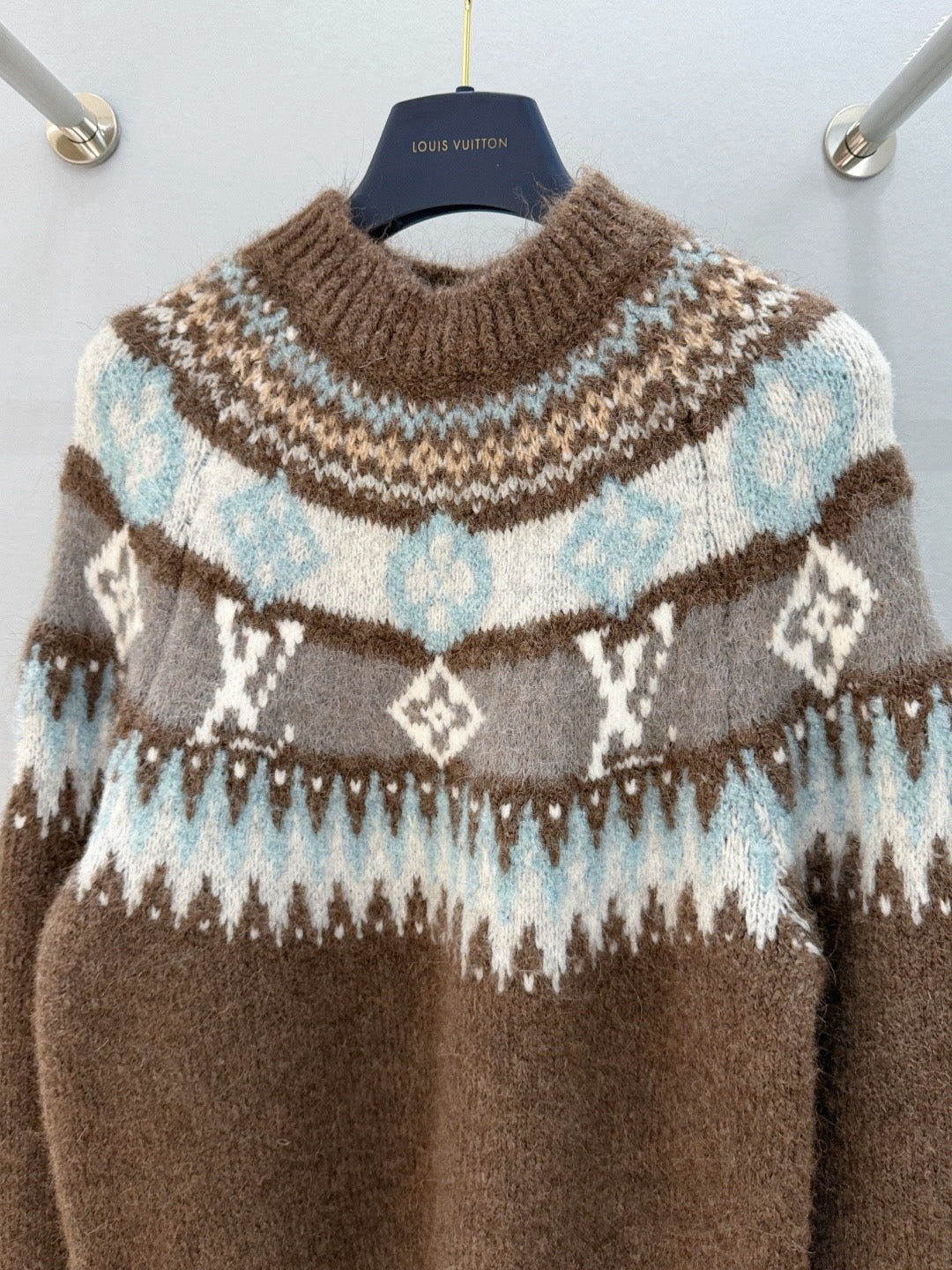 LOU JUMPER