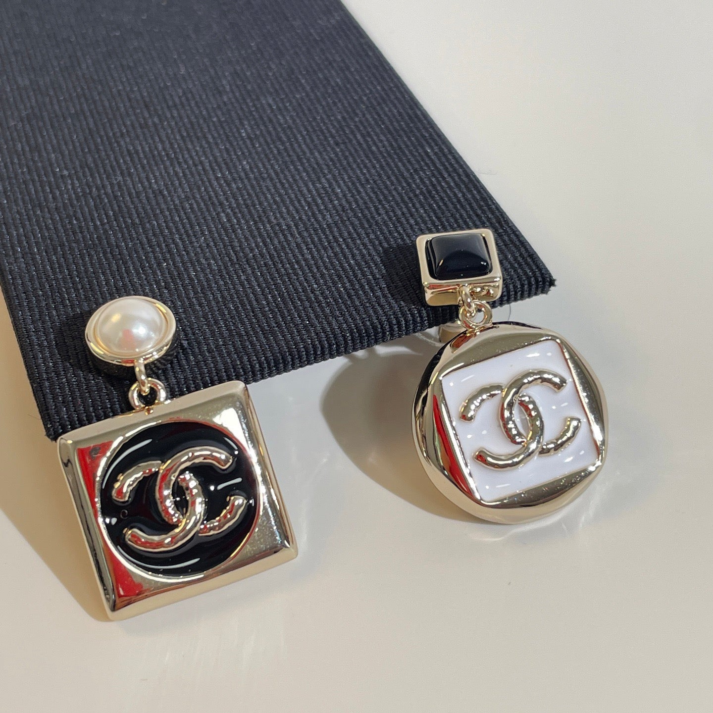 CC EARRINGS