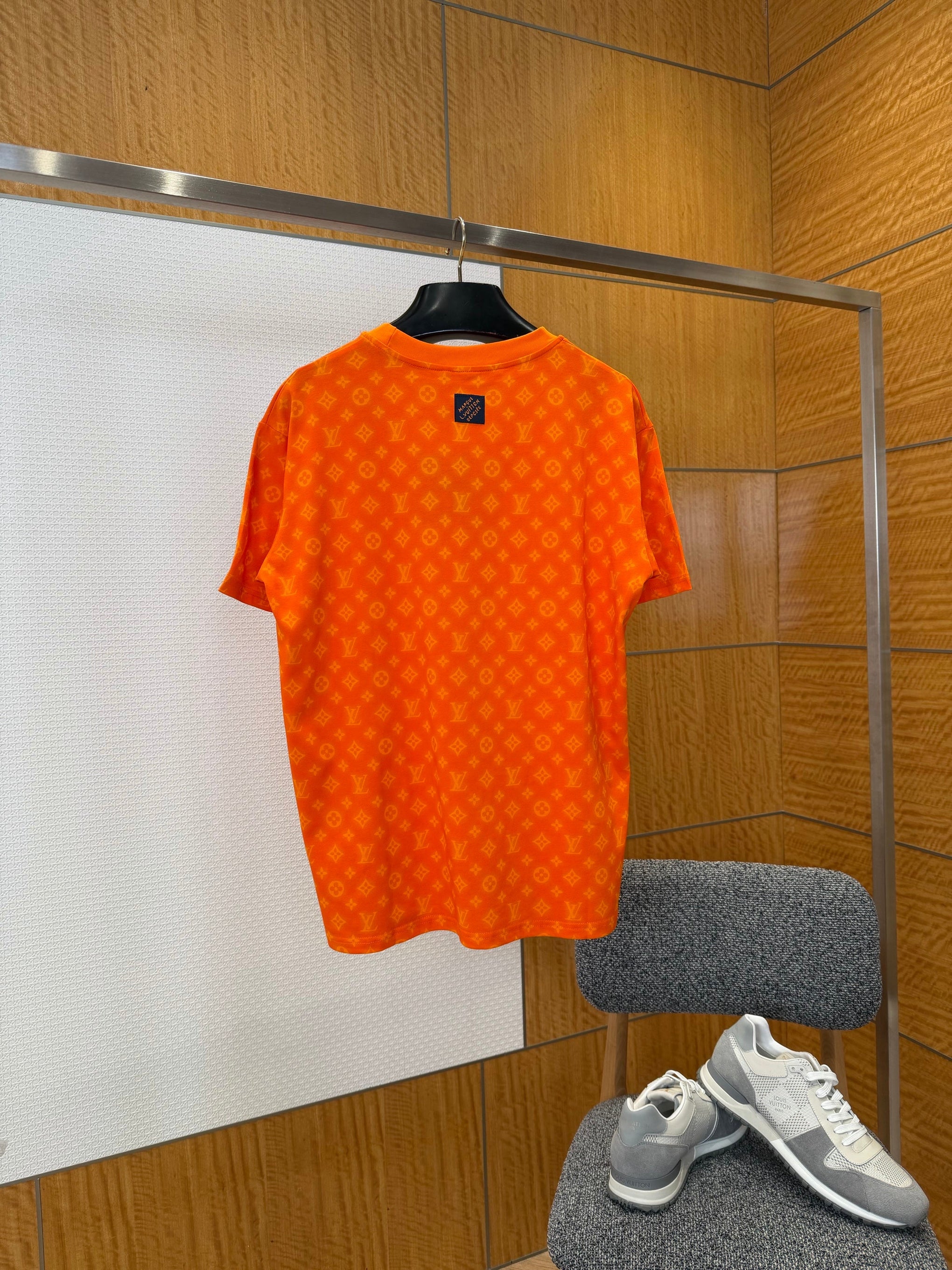 LOU T-SHIRT