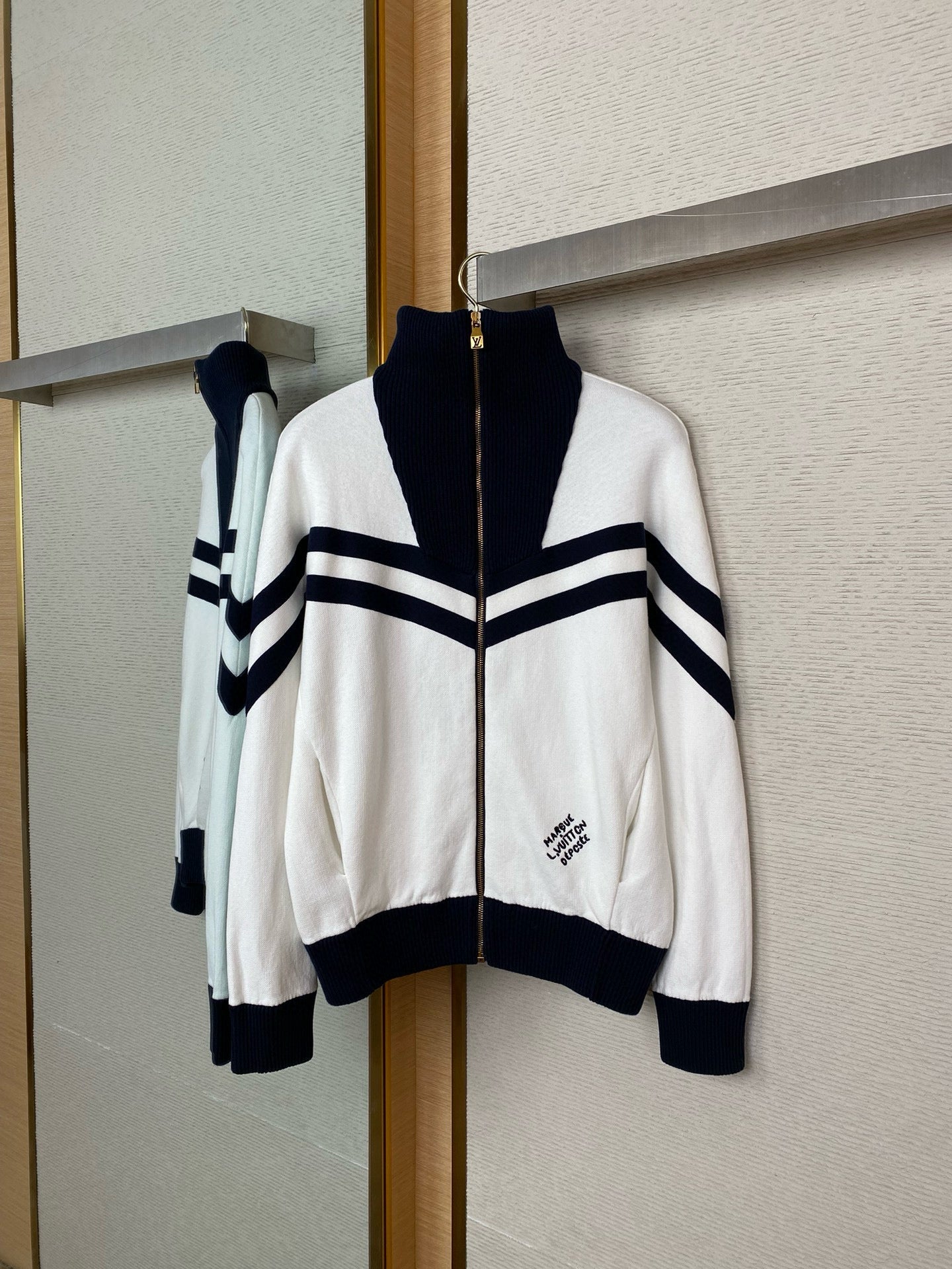 LOU ZIP JACKET