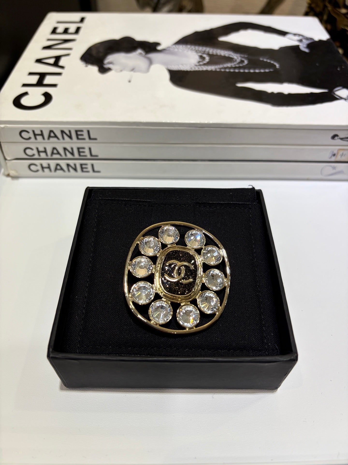 CC BROOCHE