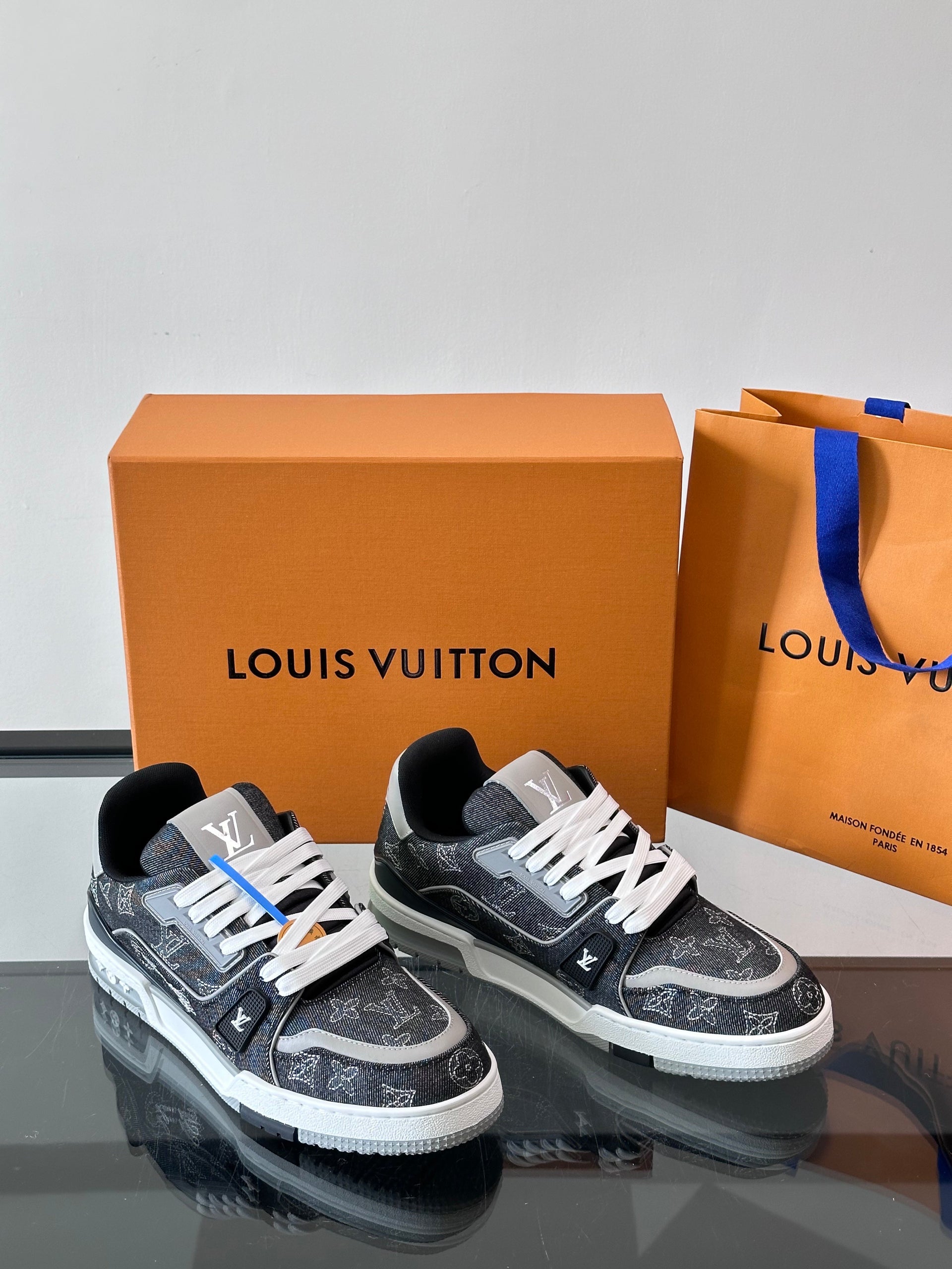 LOU TRAINERS