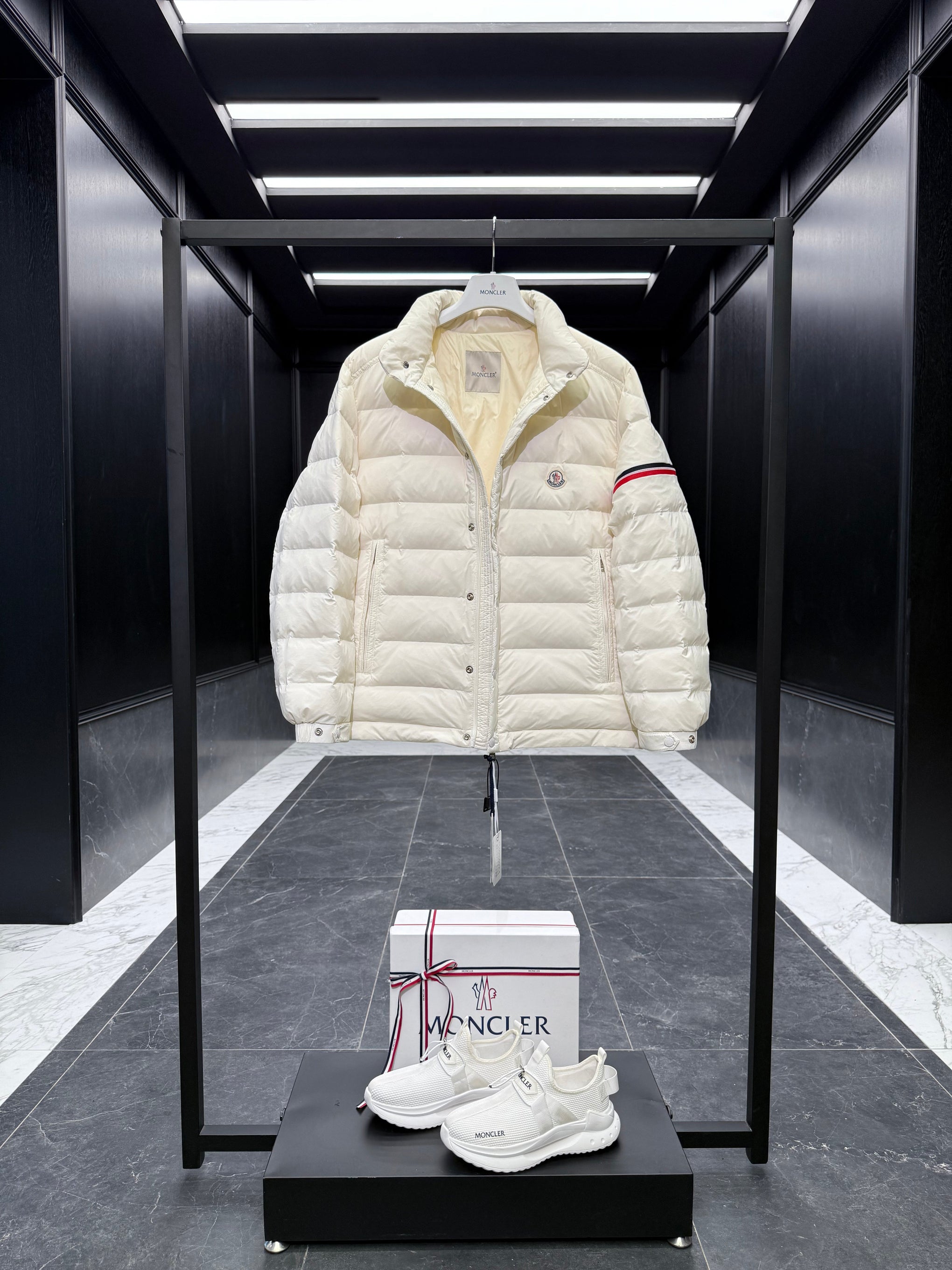 MONC COLOMB JACKET