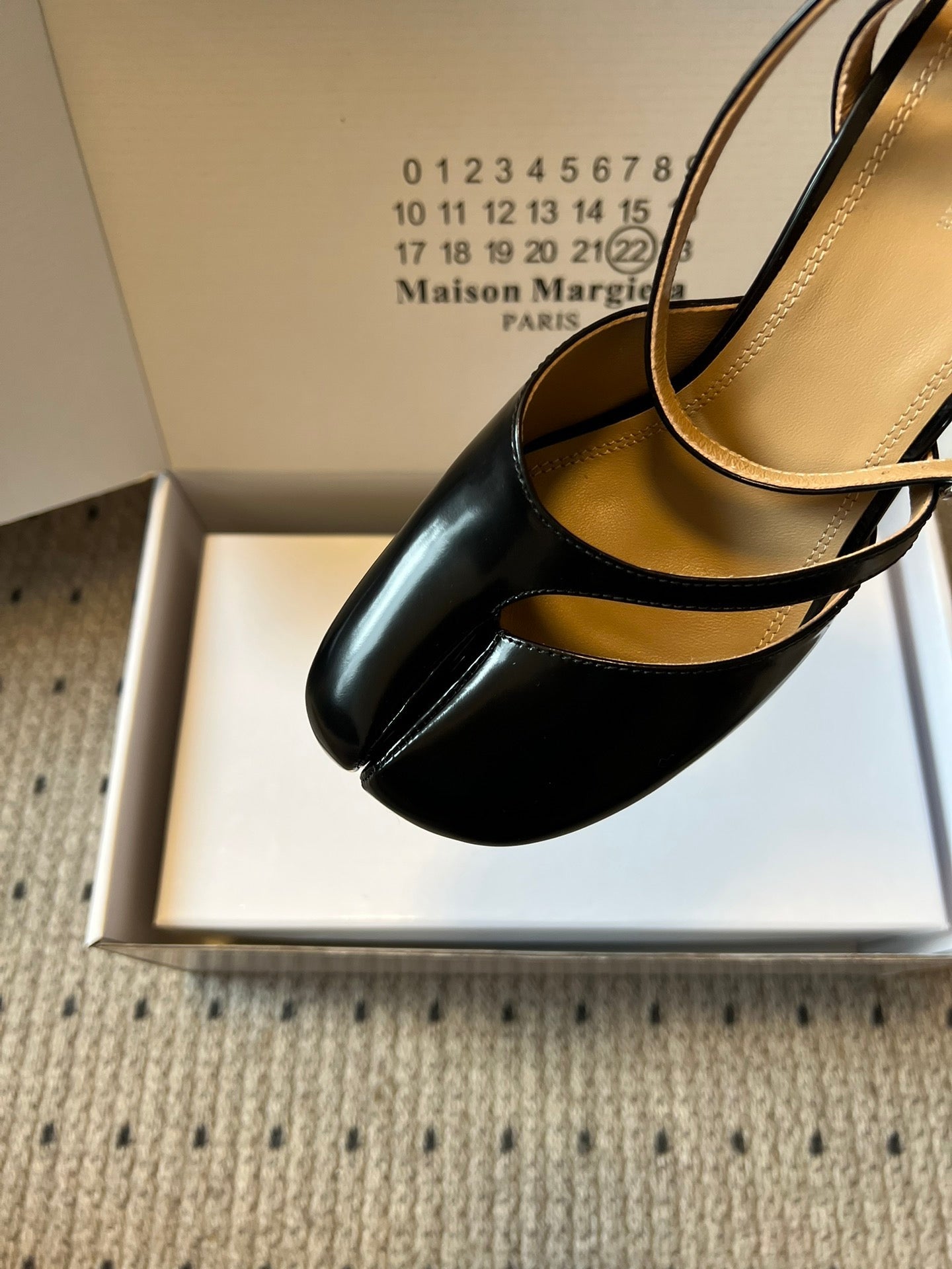 MAISON M TABI PUMPS