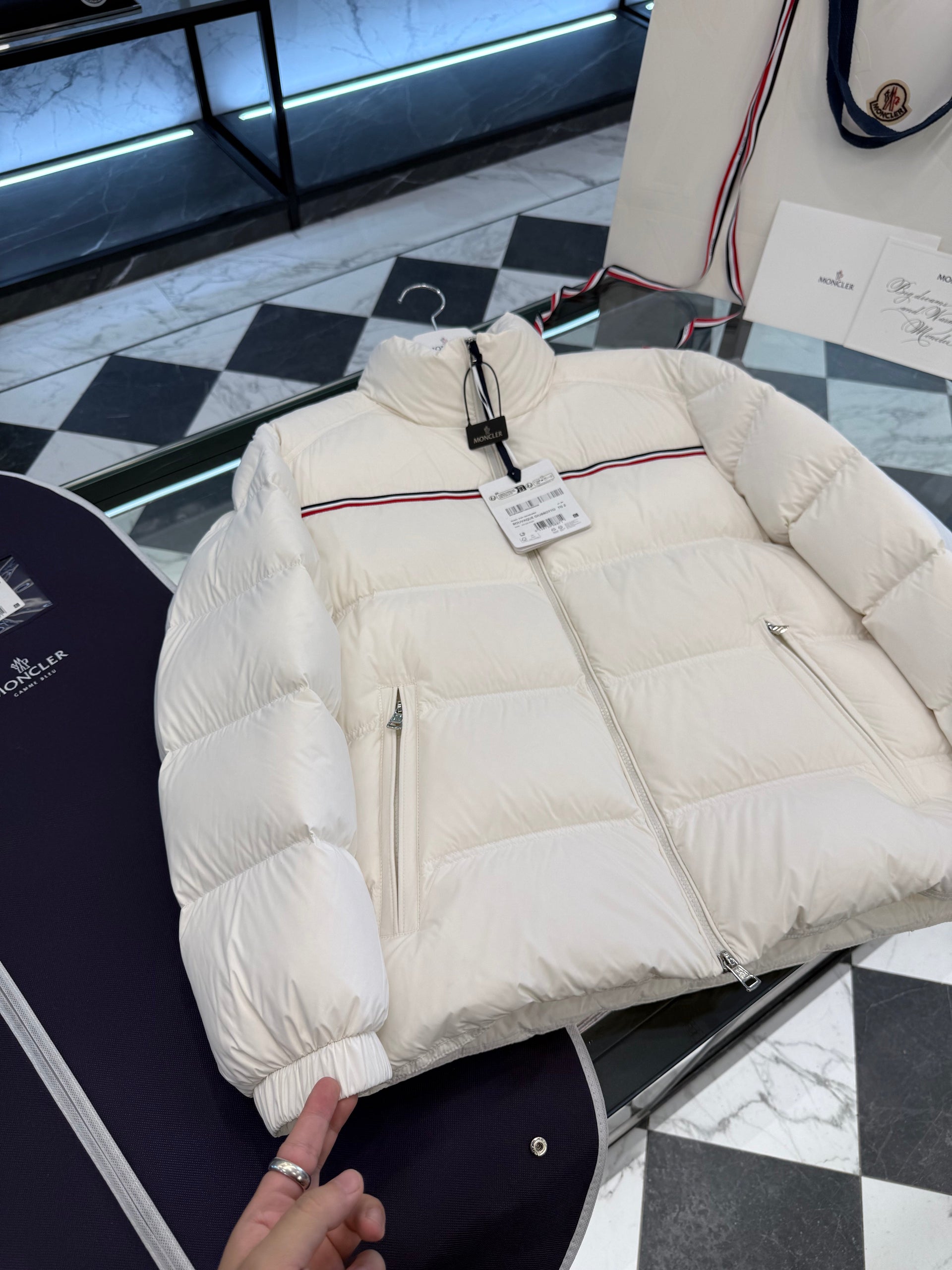 MONC BOUVAQUE JACKET