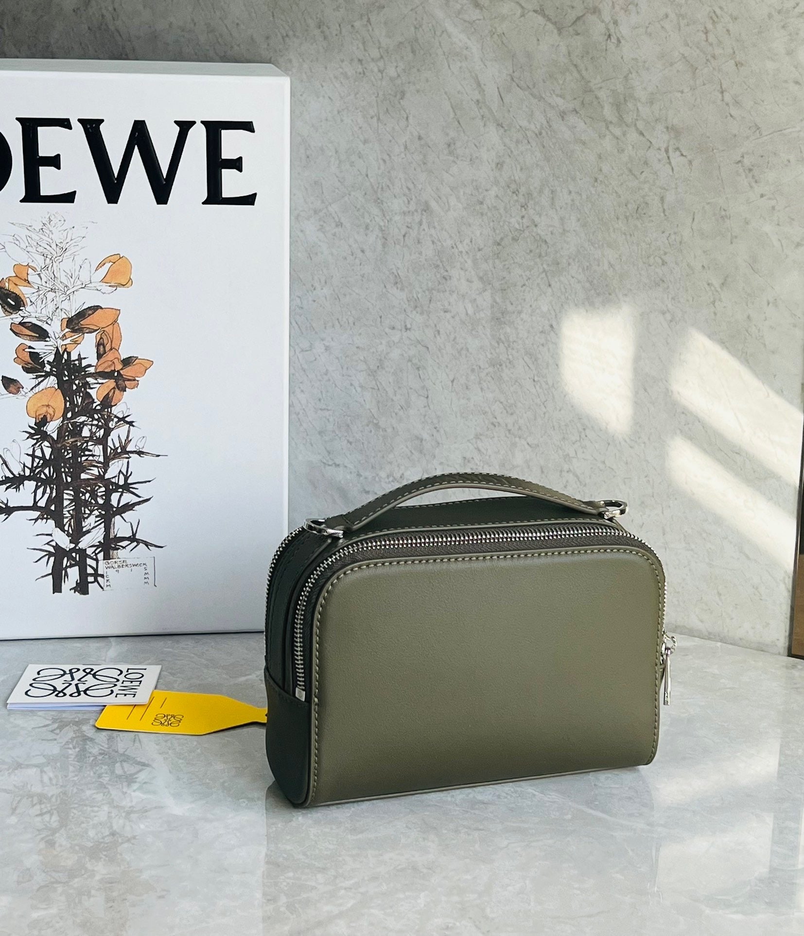 LOEW MINI CAMERA CROSSBODY BAG