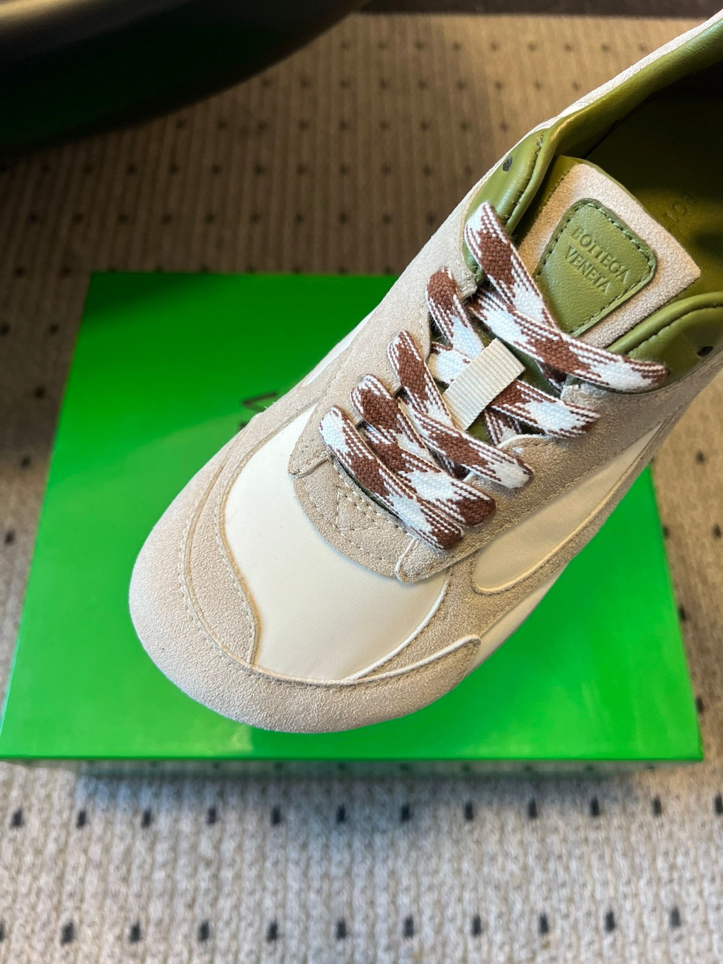 BOTT V ORBIT SNEAKER