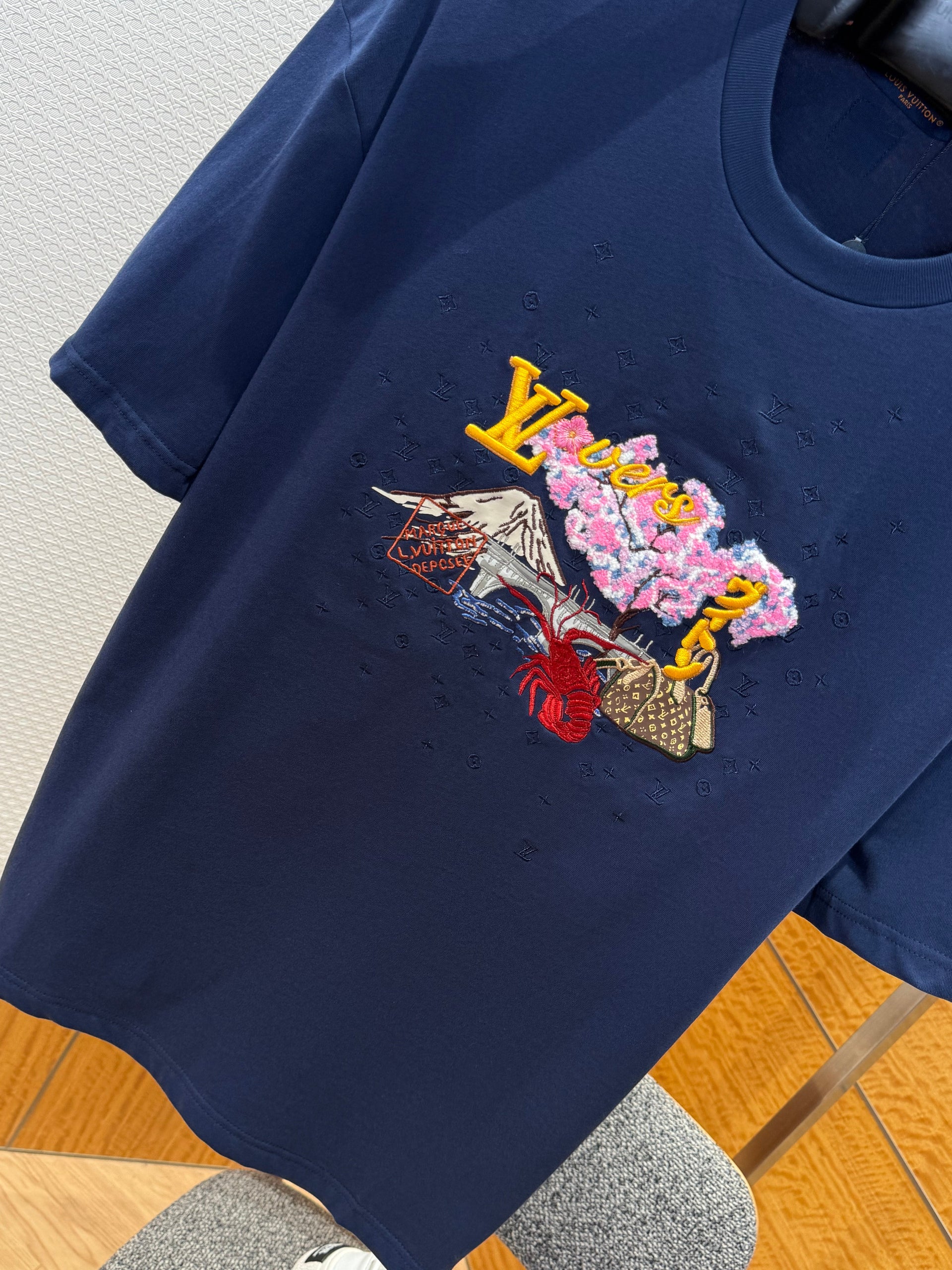 LOU T-SHIRT