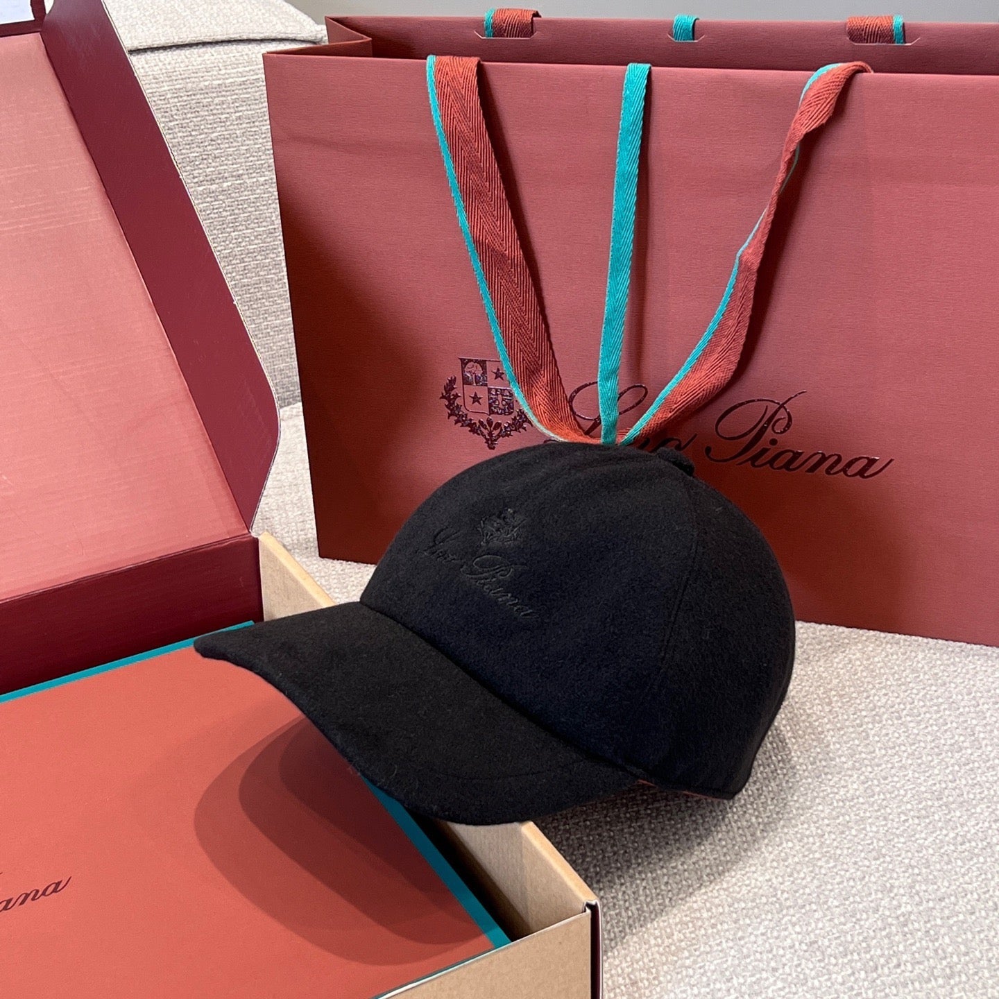 LORO P CASHMERE CAP