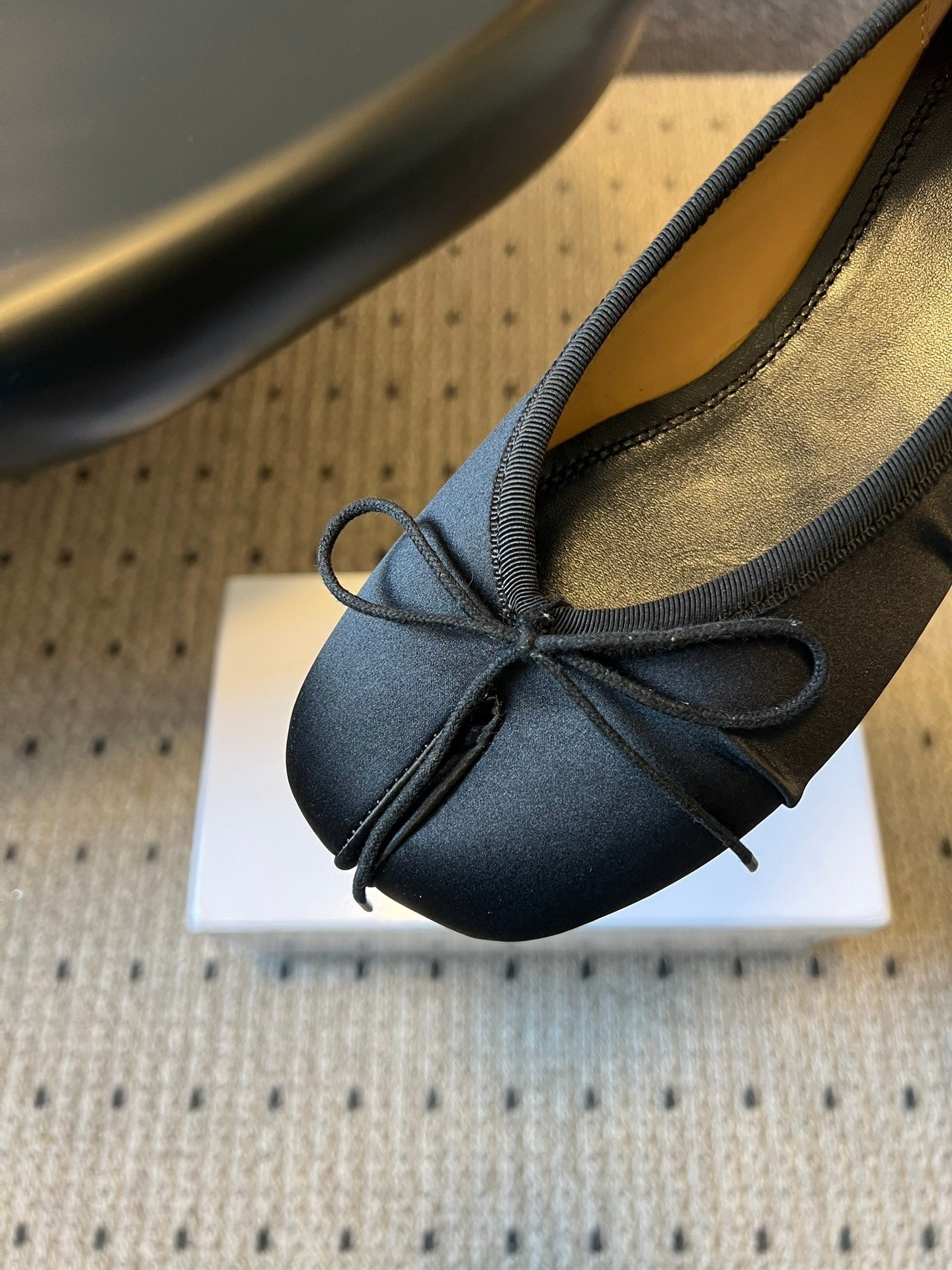 MAISON M TABI BALLET FLATS