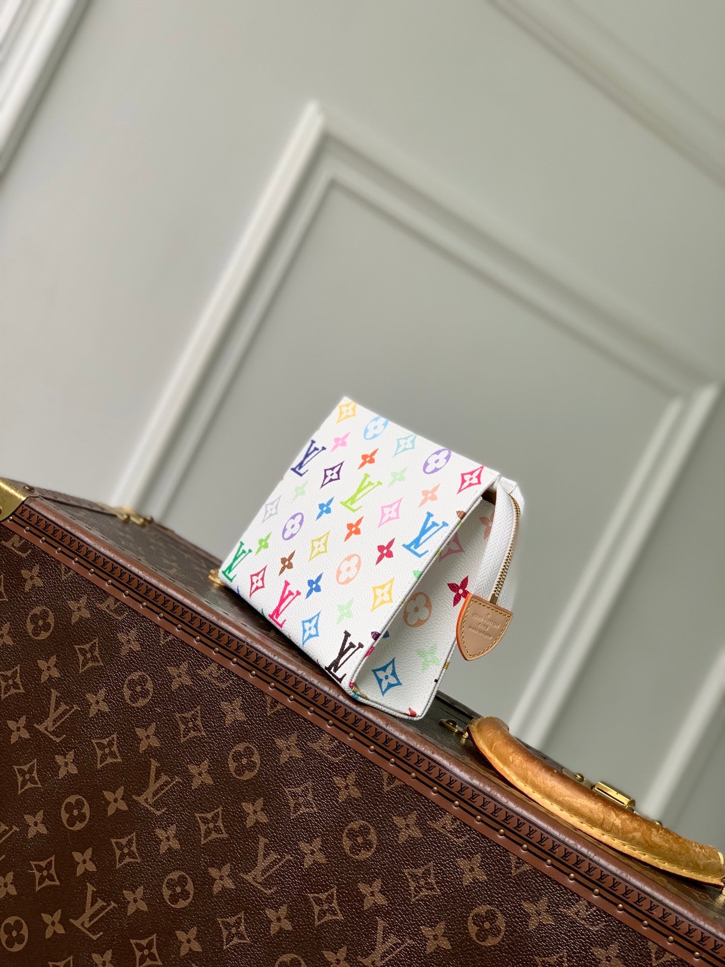 LOU x MURAKAMI 19 TOILETRY POUCH