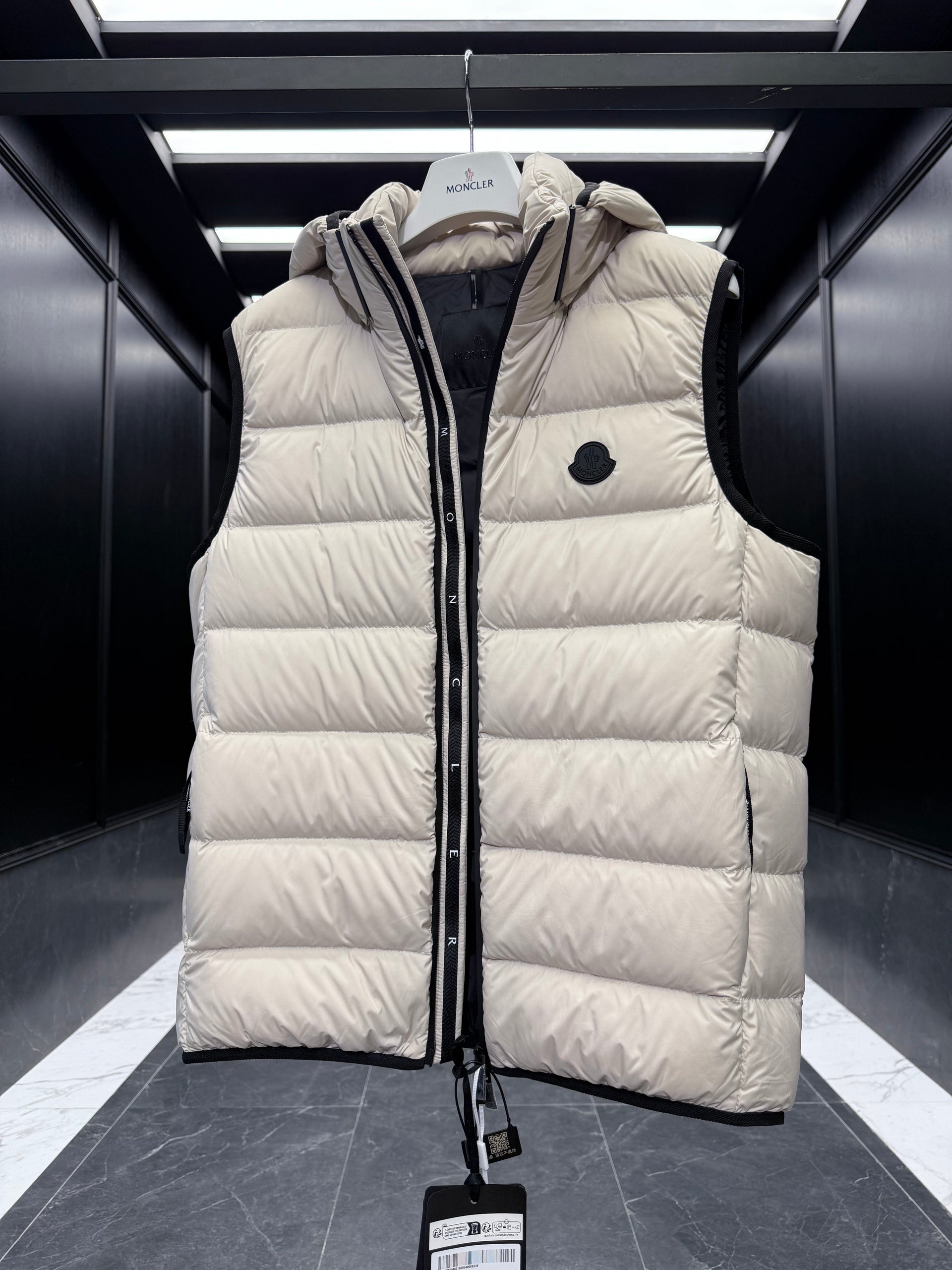 MONC VALMASQUE VEST