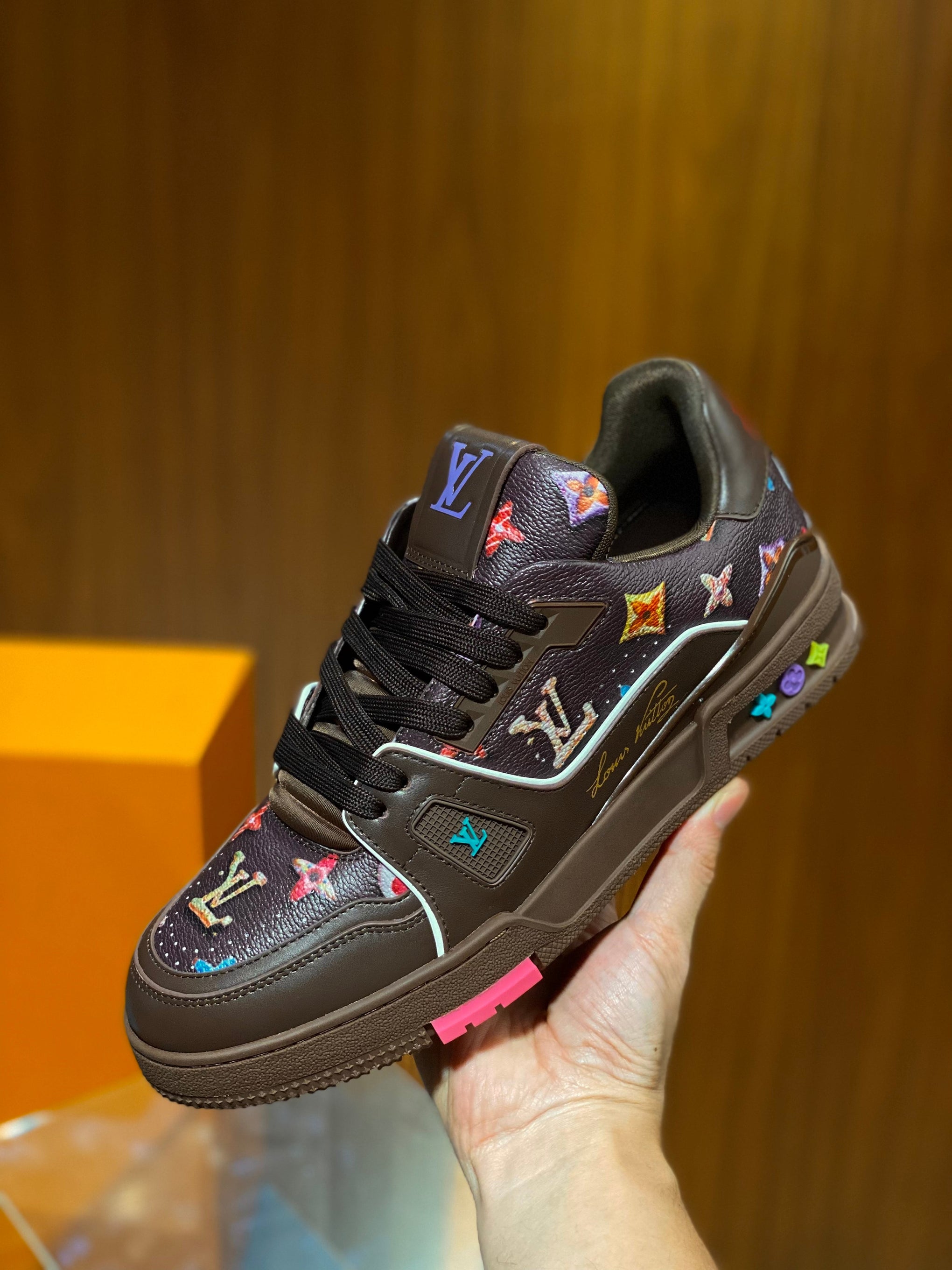 LOU SNEAKERS