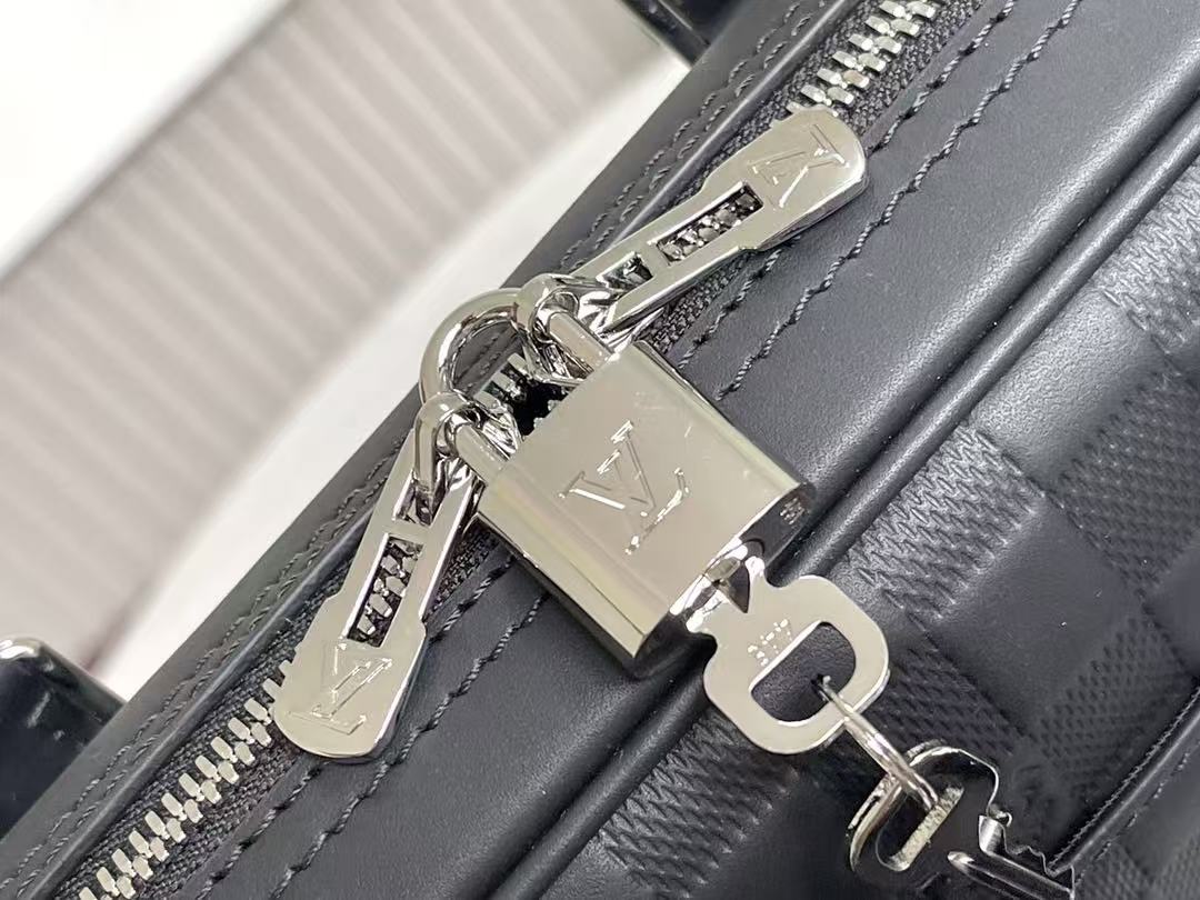 LOU PORTE-DOCUMENTS VOYAGE PM BAG