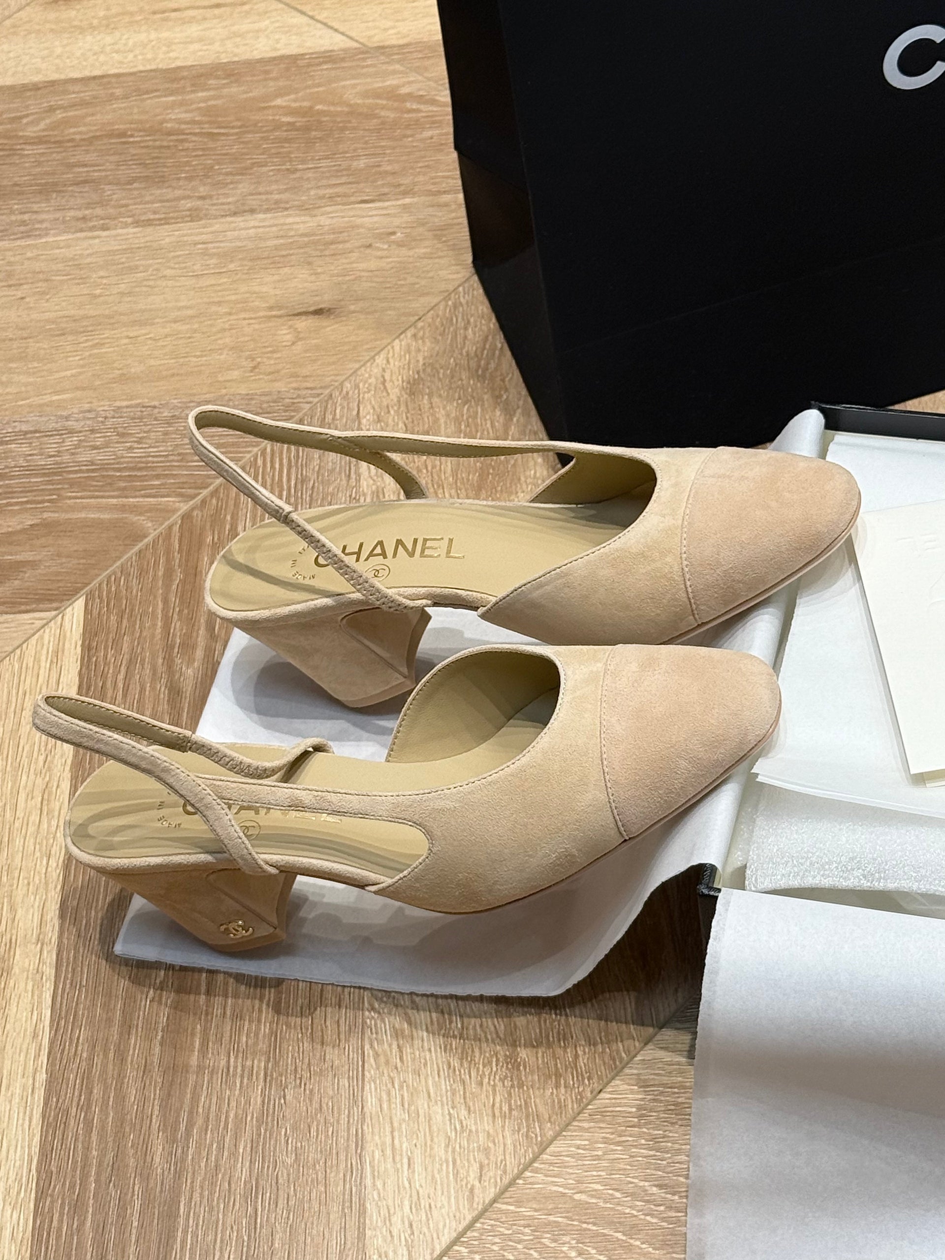 CC SLINGBACK PUMPS