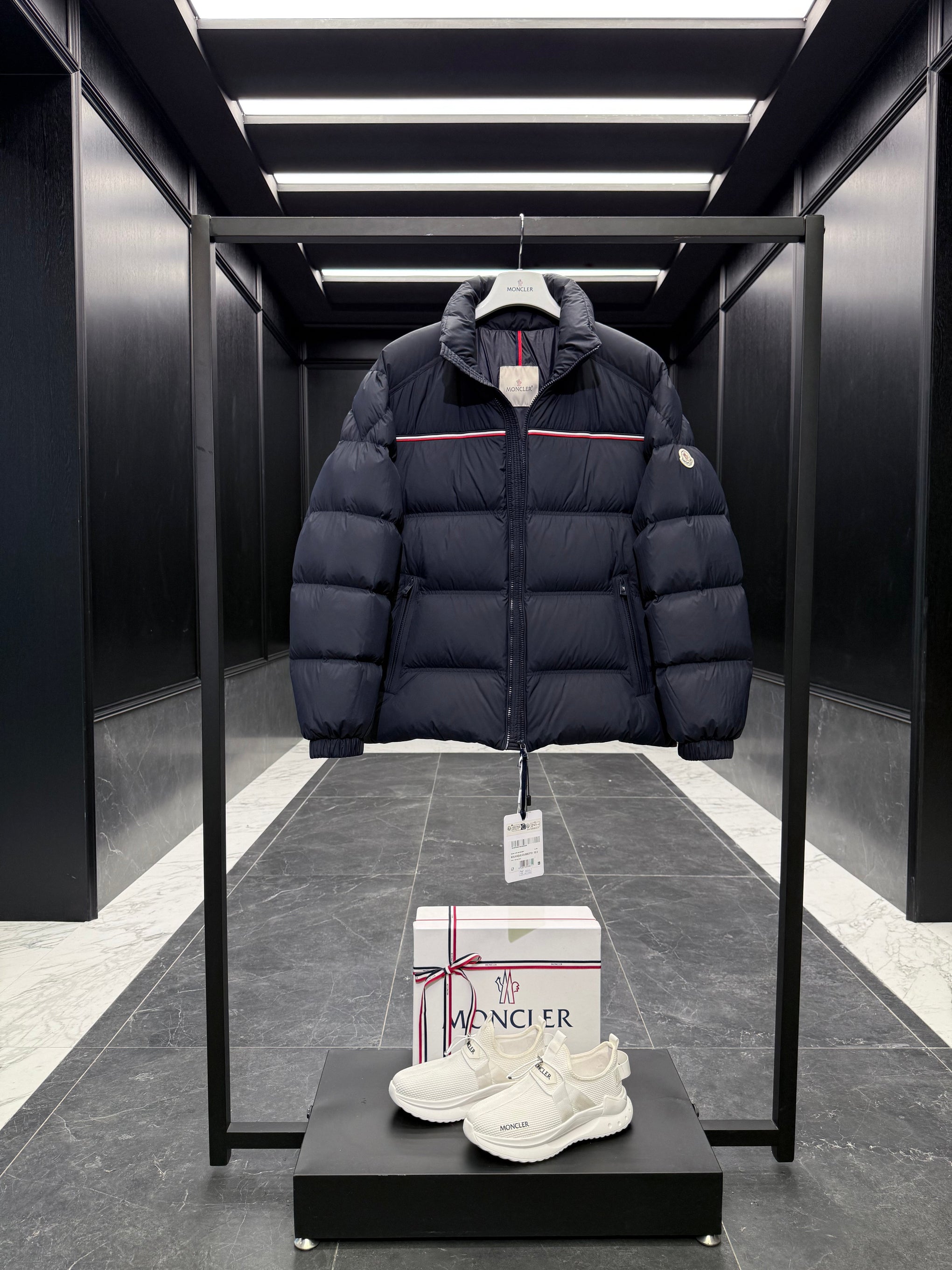 MONC BOUVAQUE JACKET