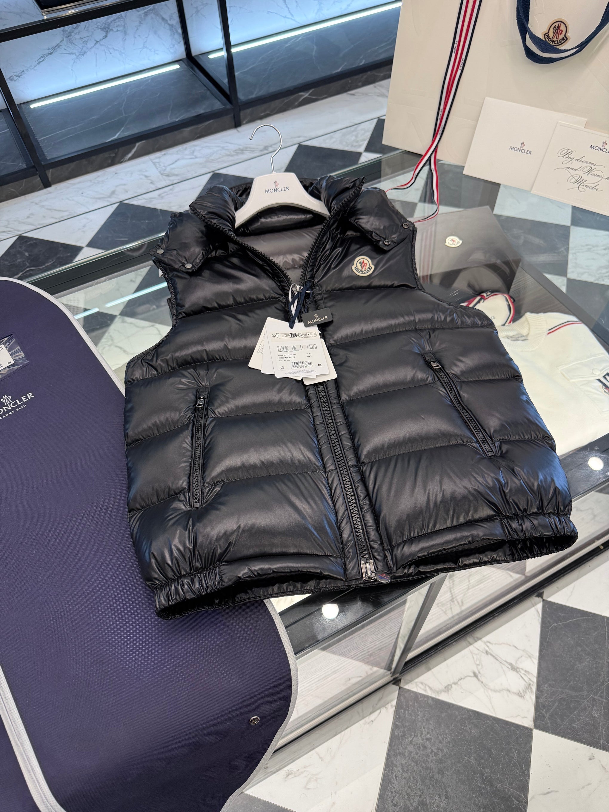 MONC BORMES VEST