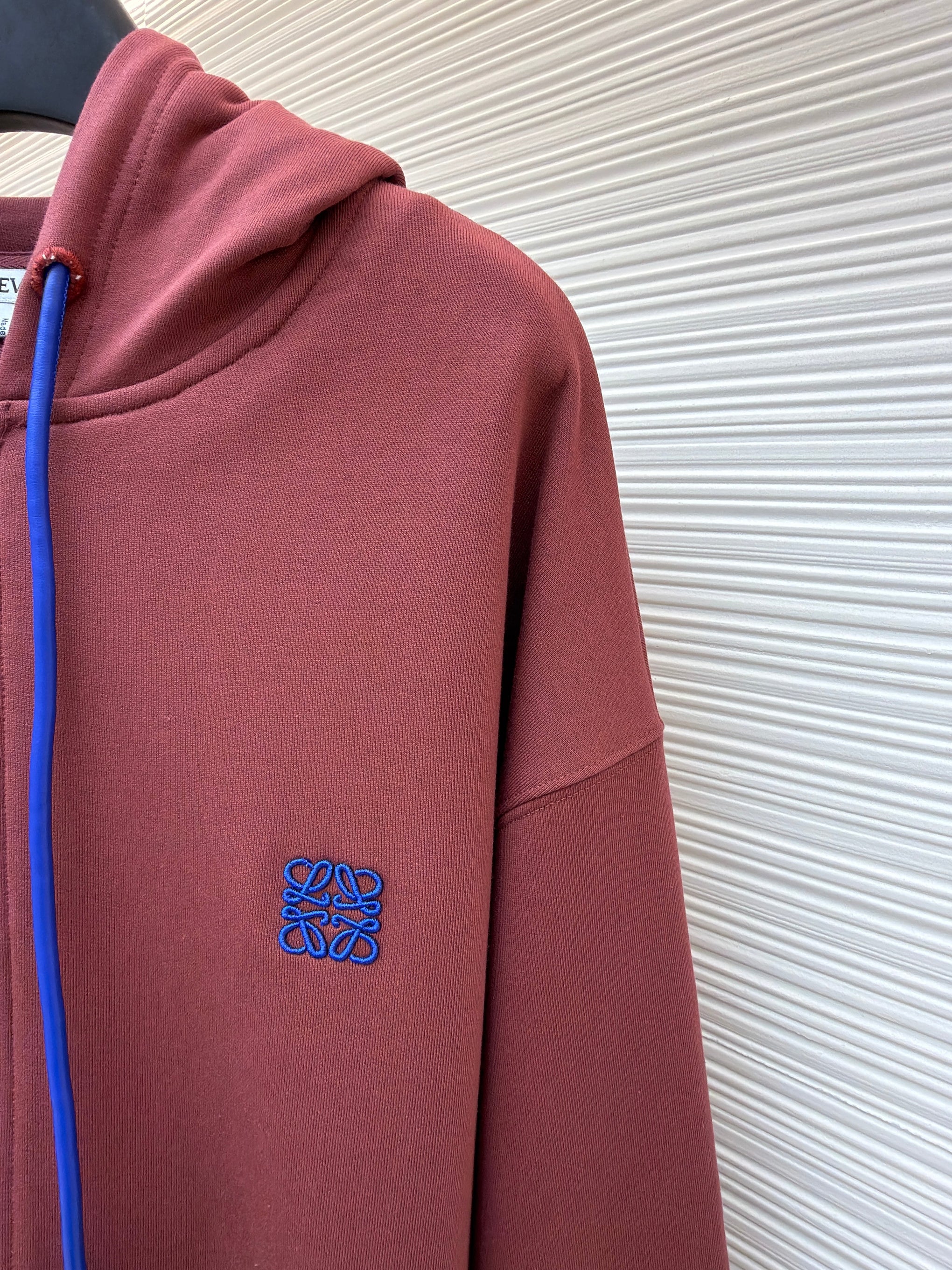LOEW ZIP HOODIE
