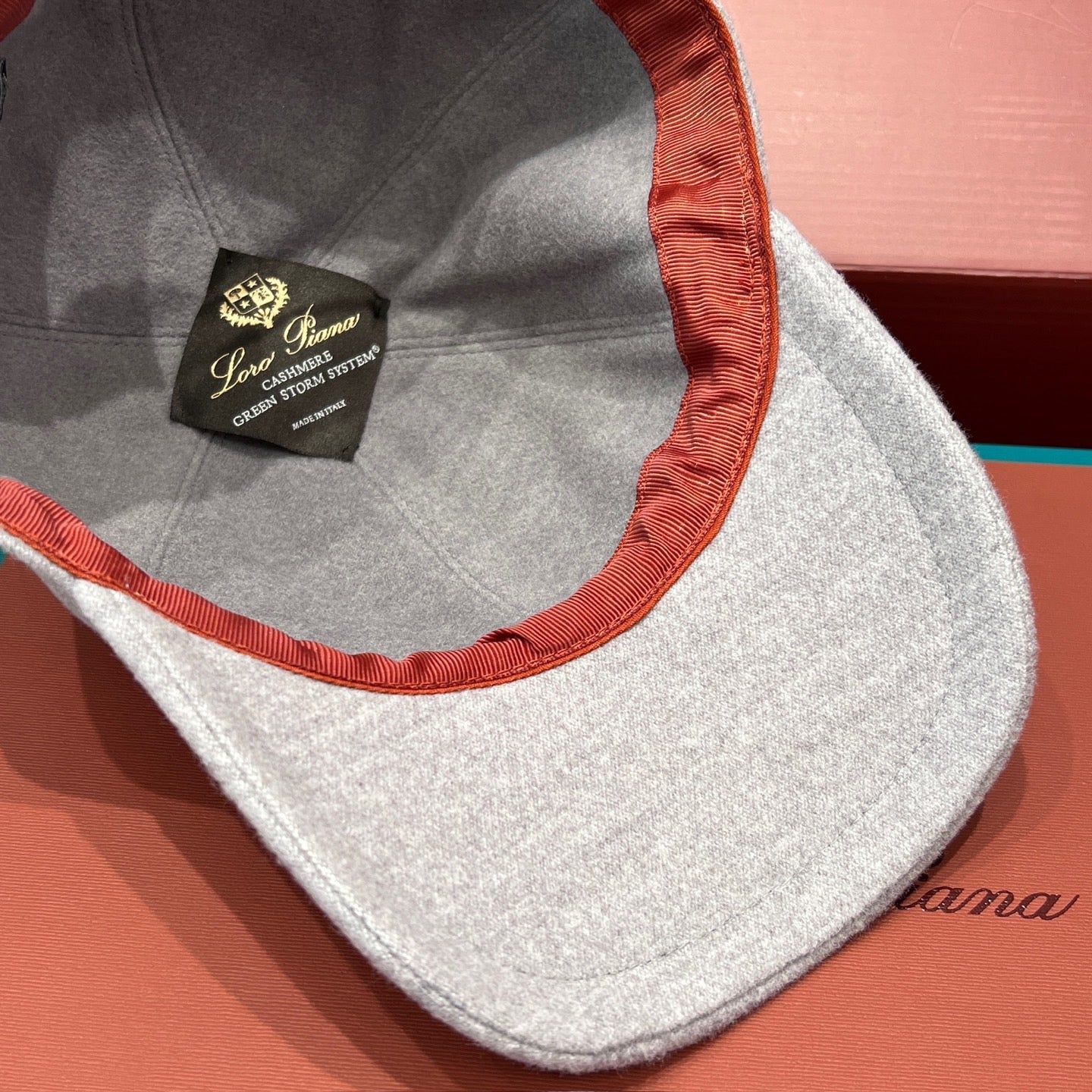 LORO P CASHMERE CAP