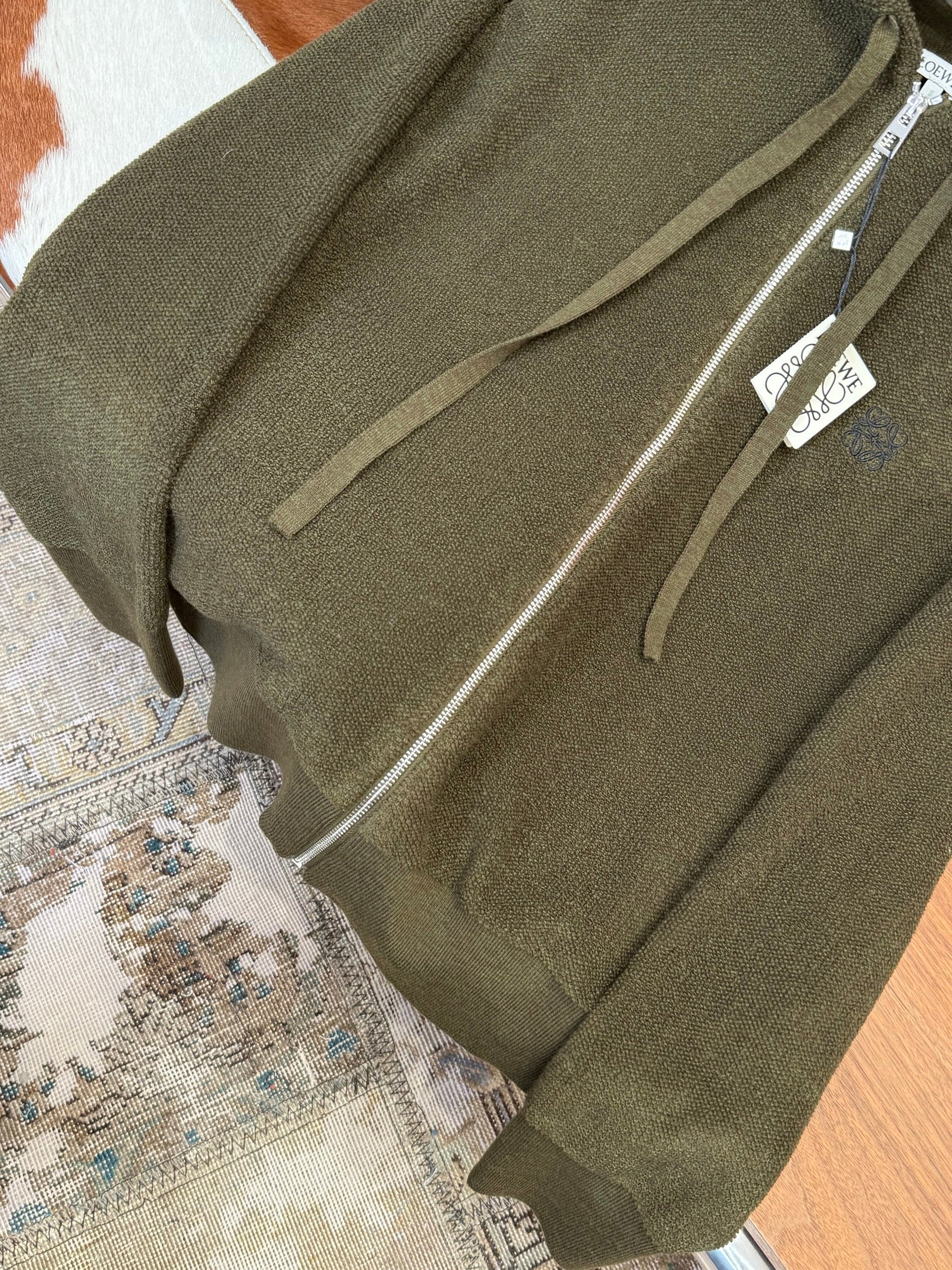 LOEW ZIP HOODIE