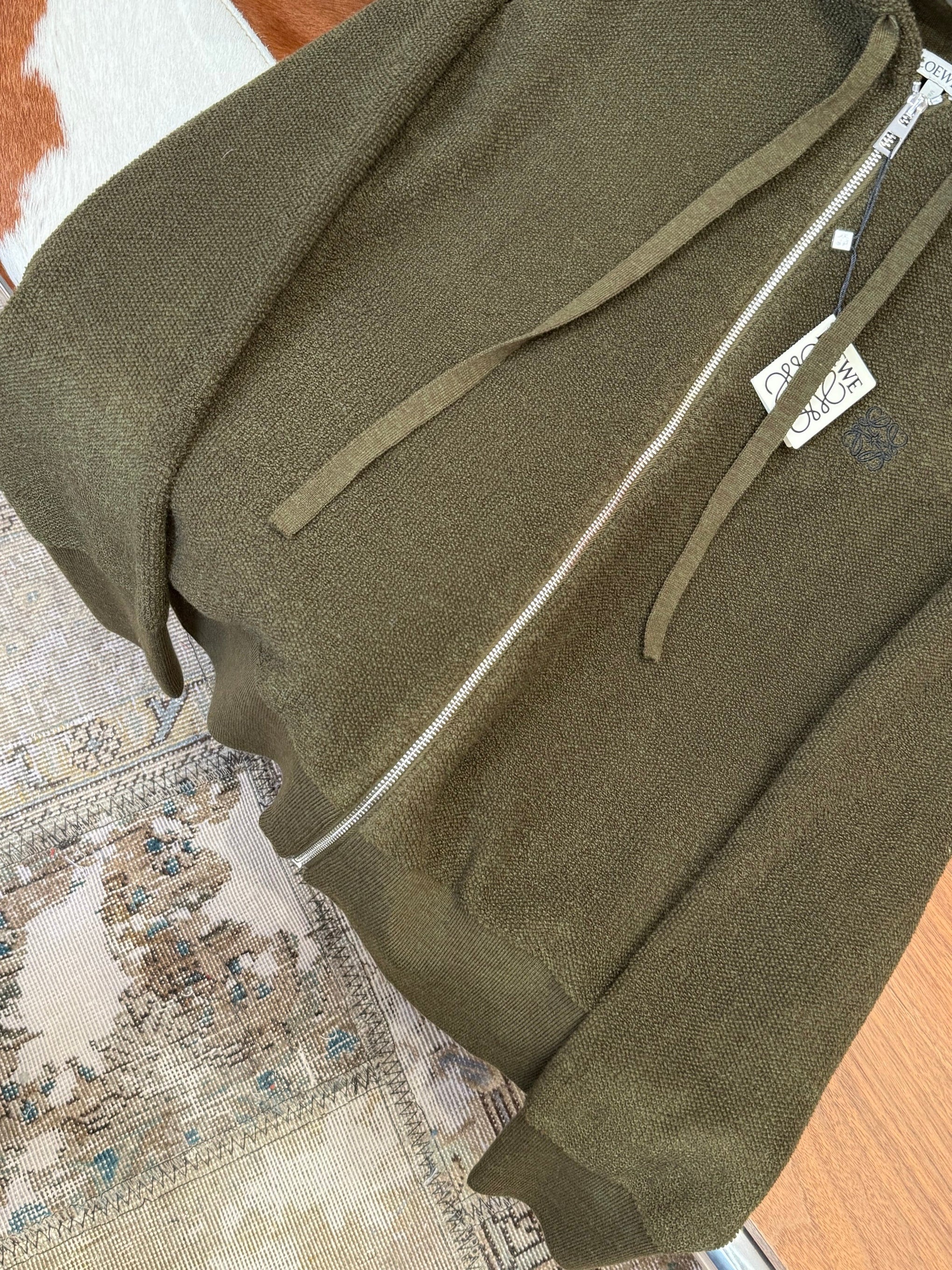 LOEW ZIP HOODIE