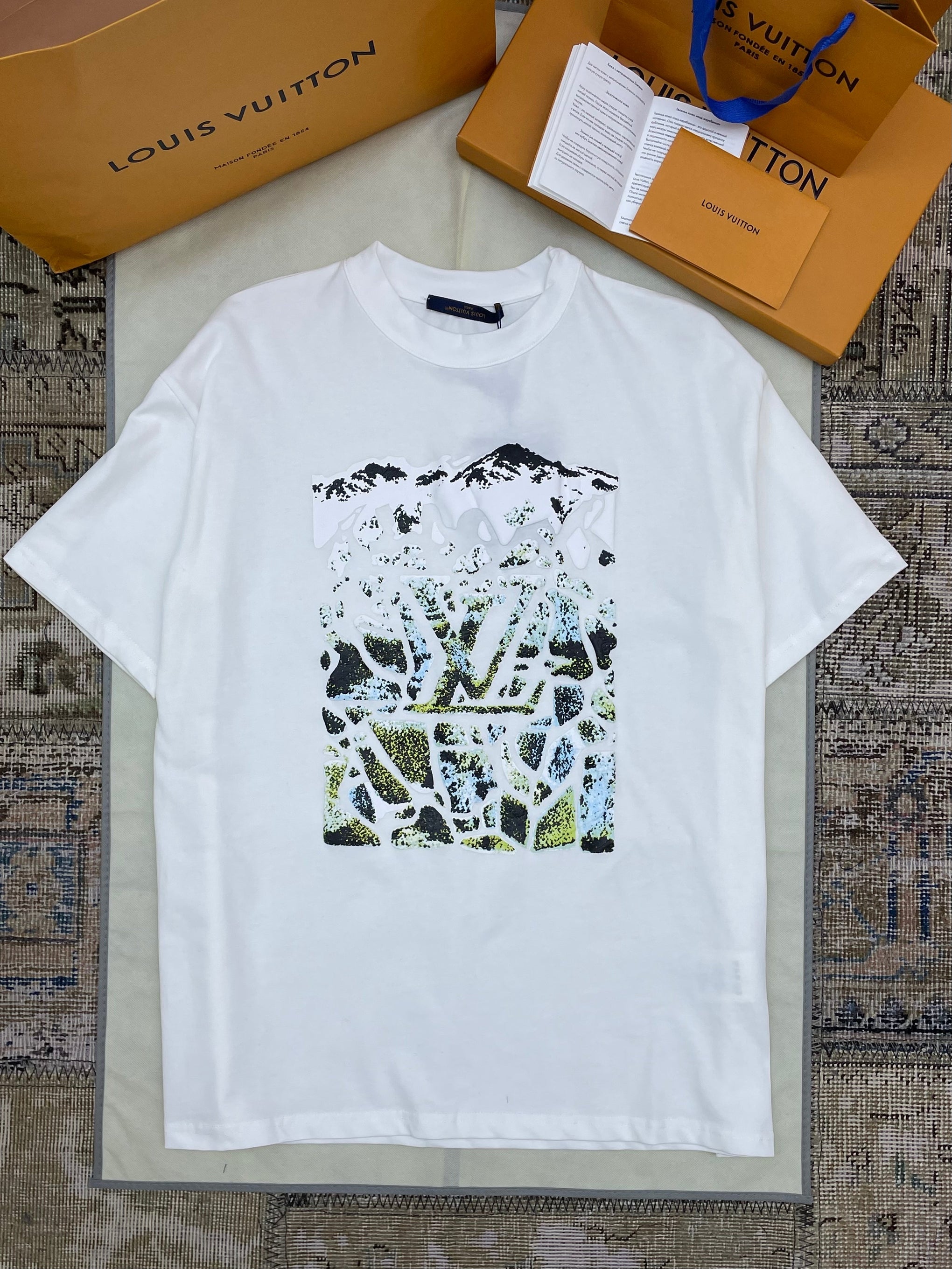 LOU T-SHIRT