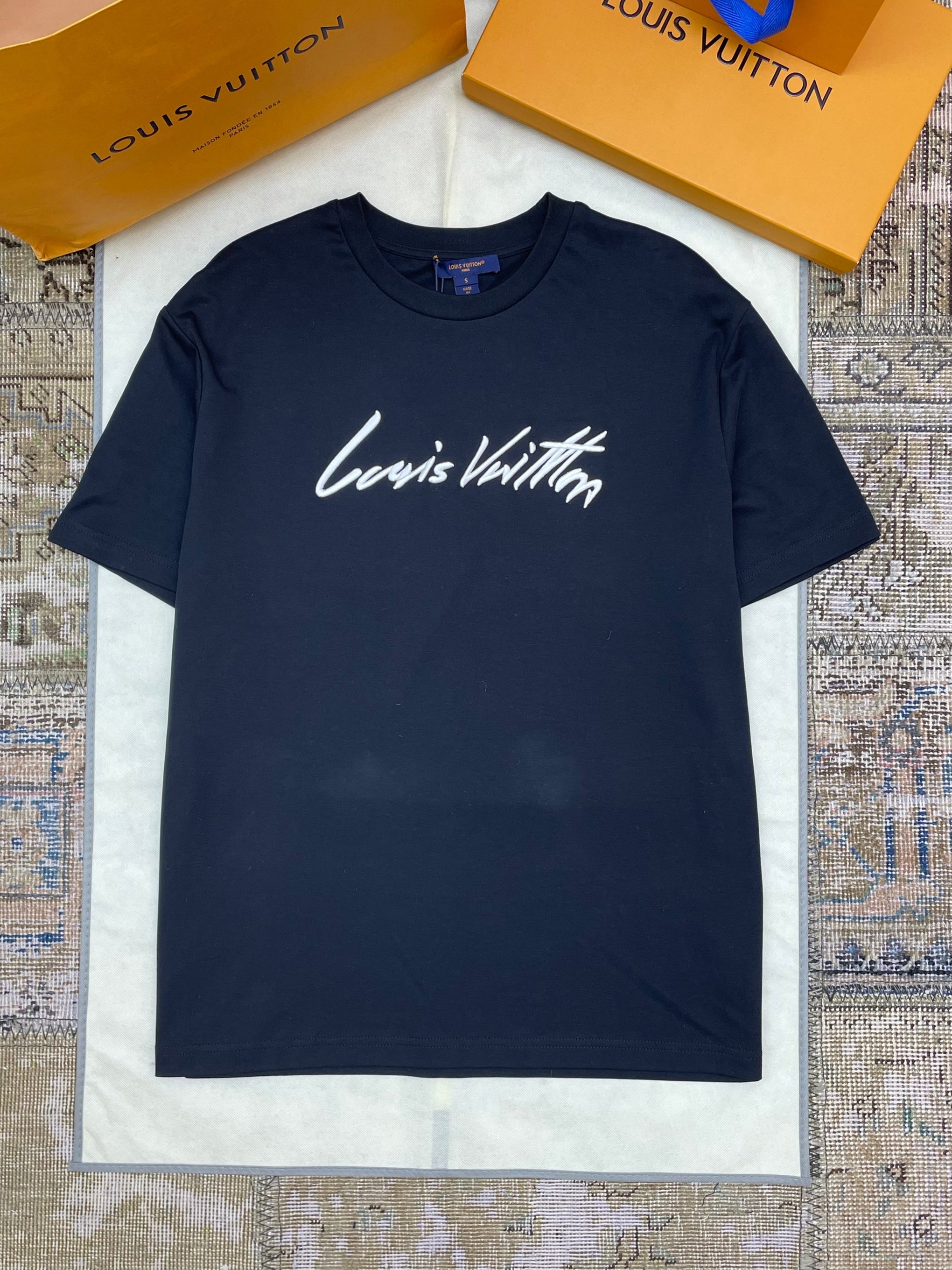 LOU T-SHIRT