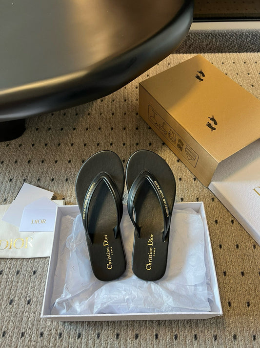CD THONG SANDAL