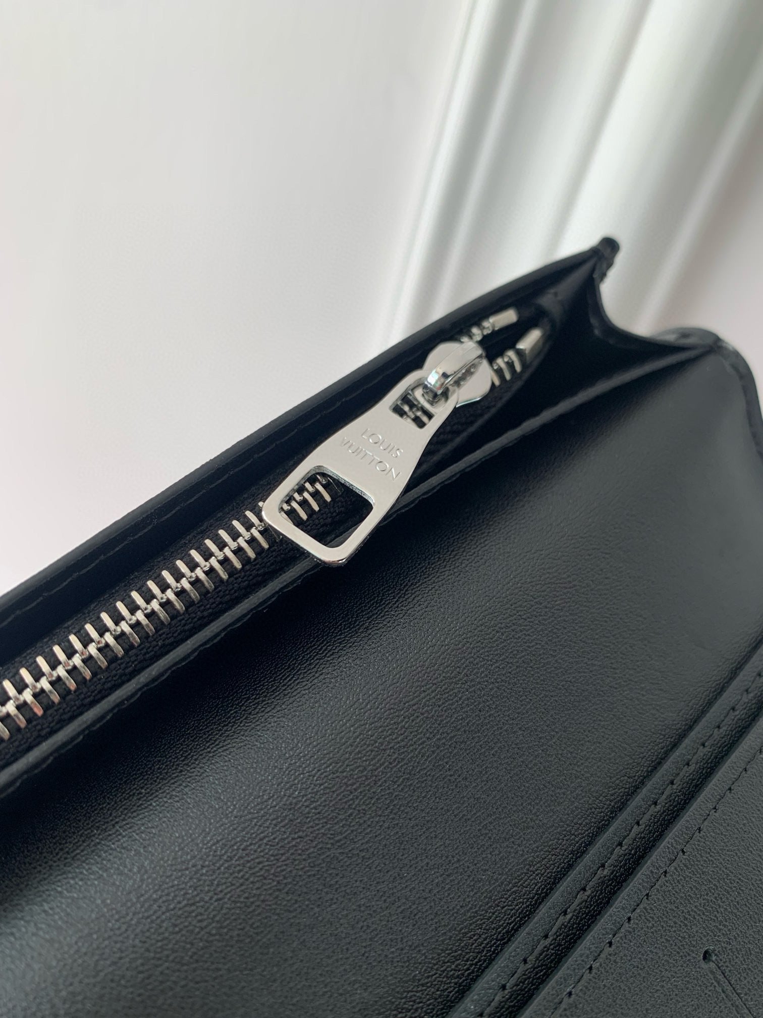 LOU WALLET