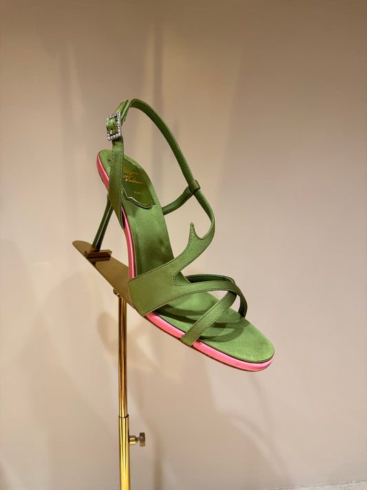 ROGER V HEELS
