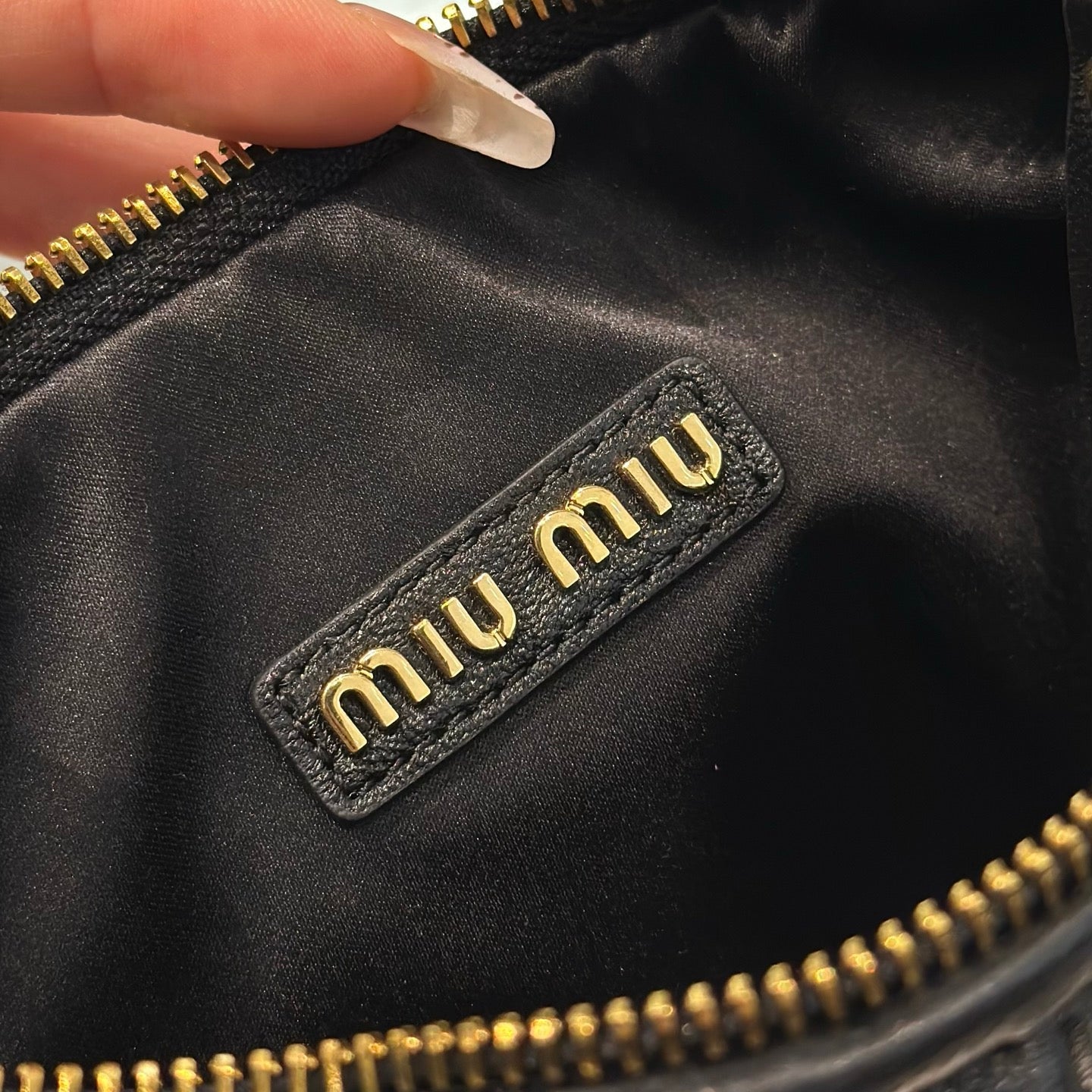 MIU M WANDER BAG
