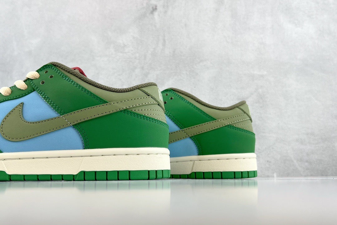 NIKE DUNK LOW