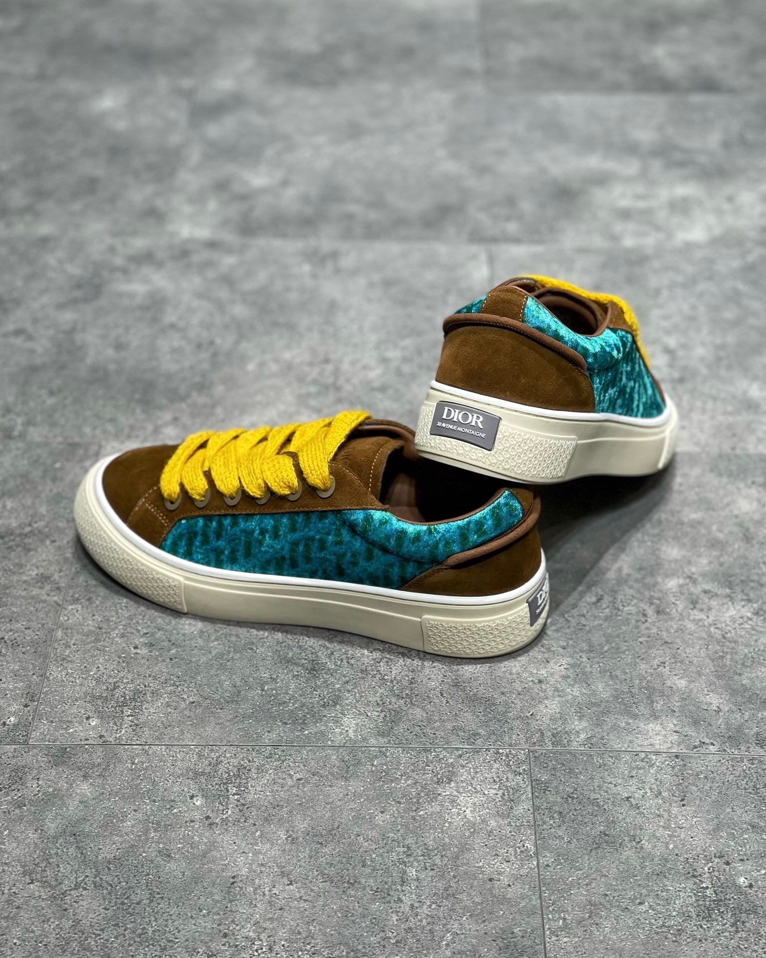 CD B33 SNEAKER
