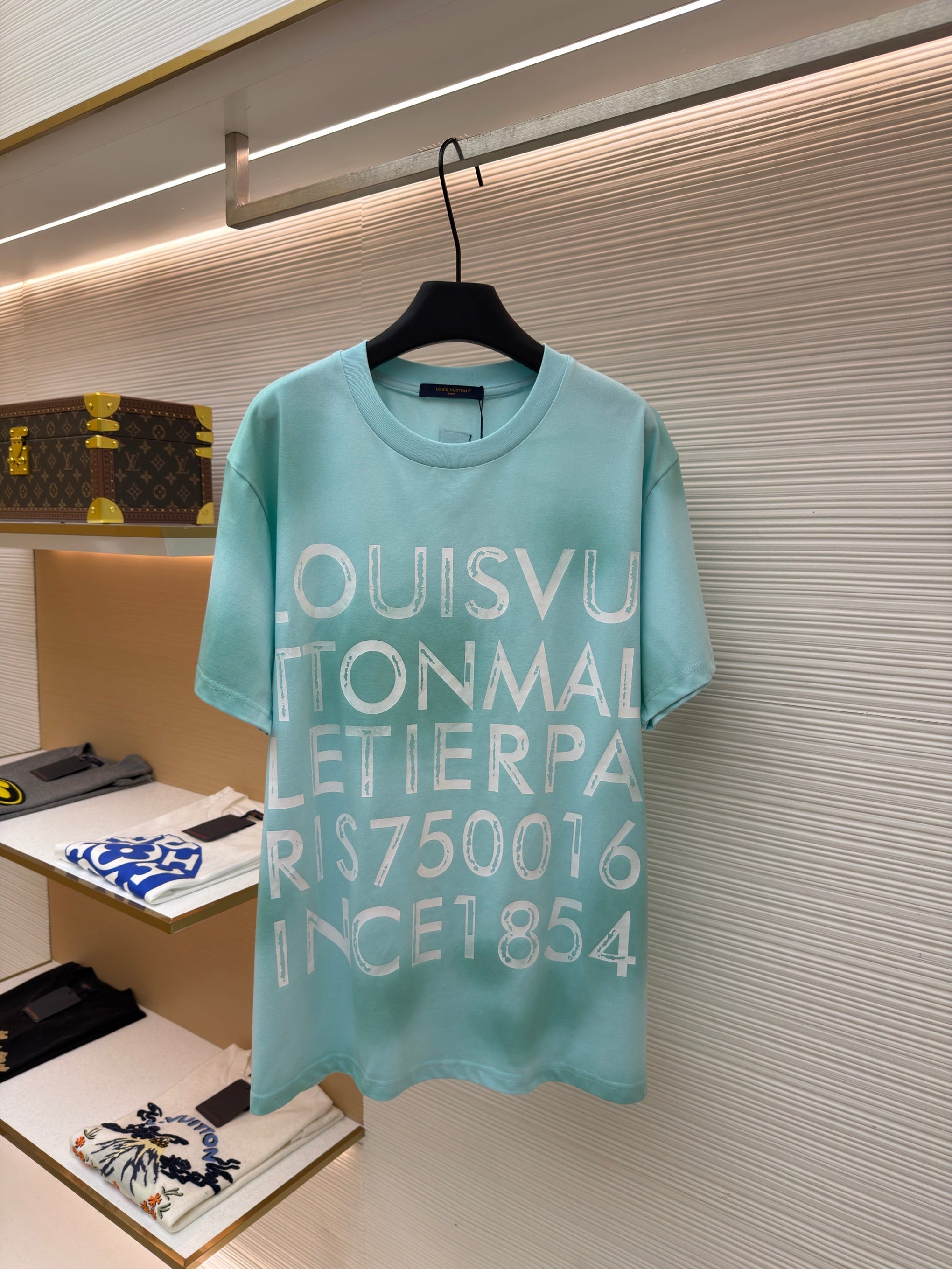 LOU T-SHIRT