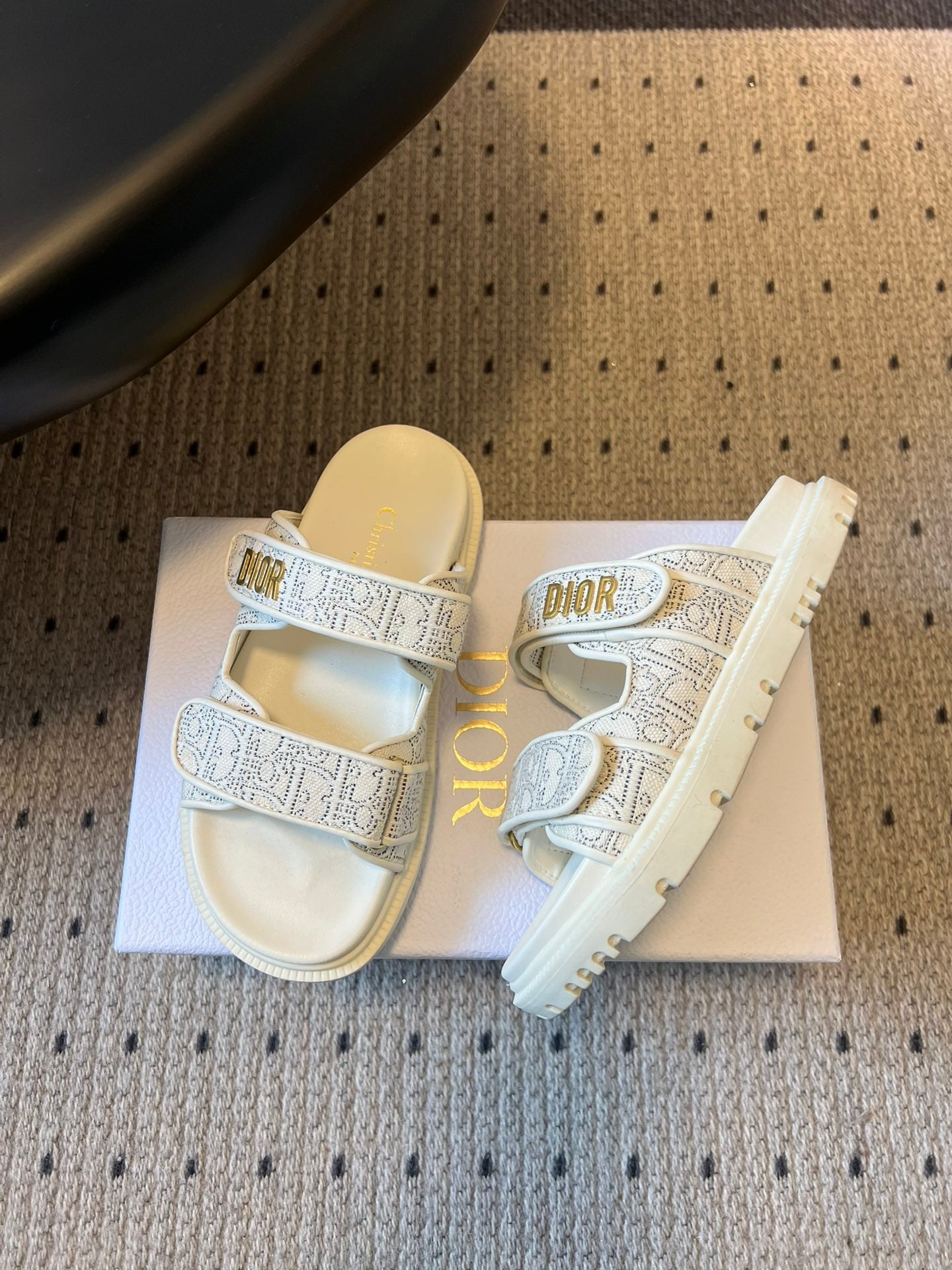 CD DIORACT SANDALS