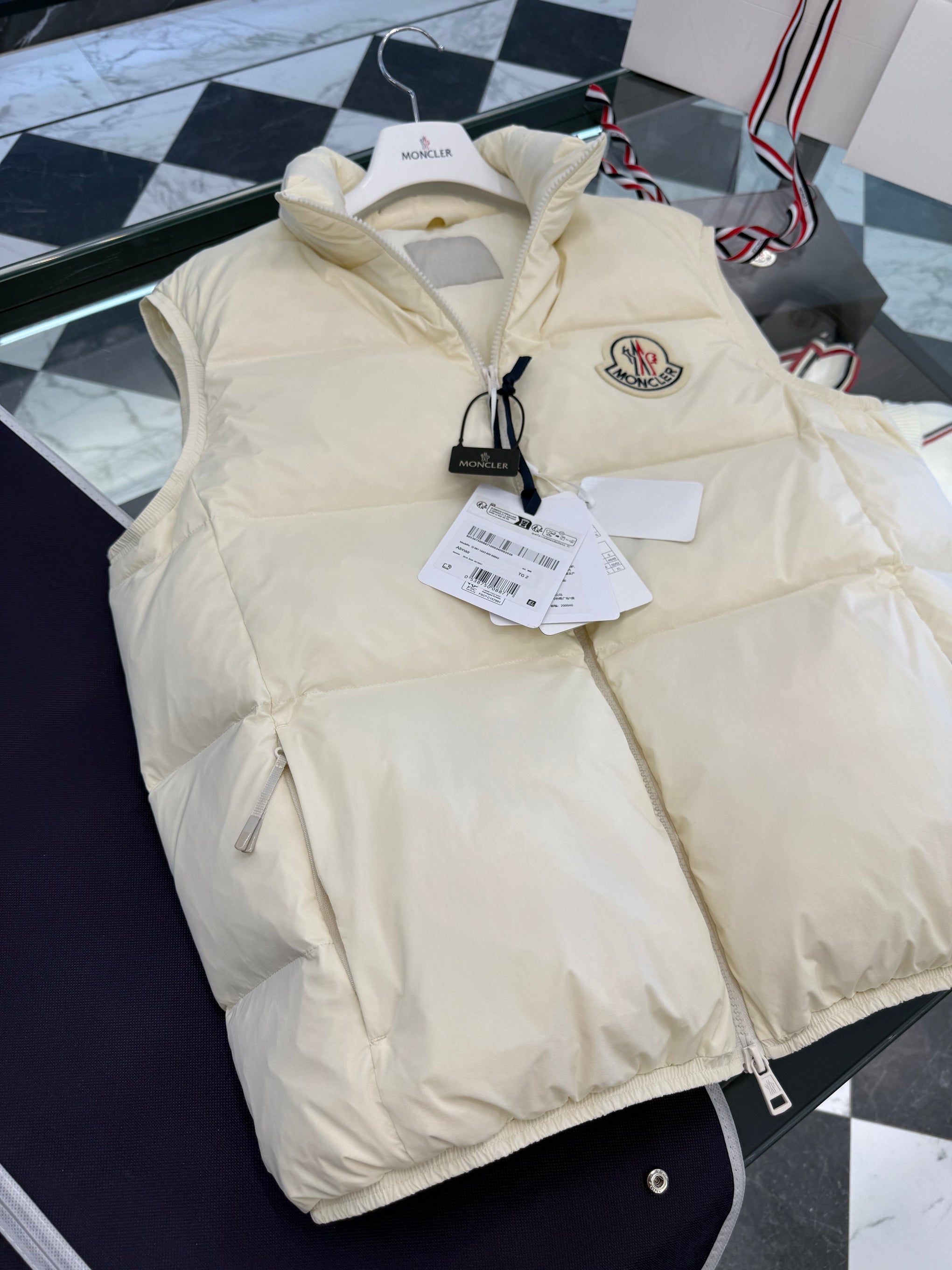 MONC ALMAZ VEST