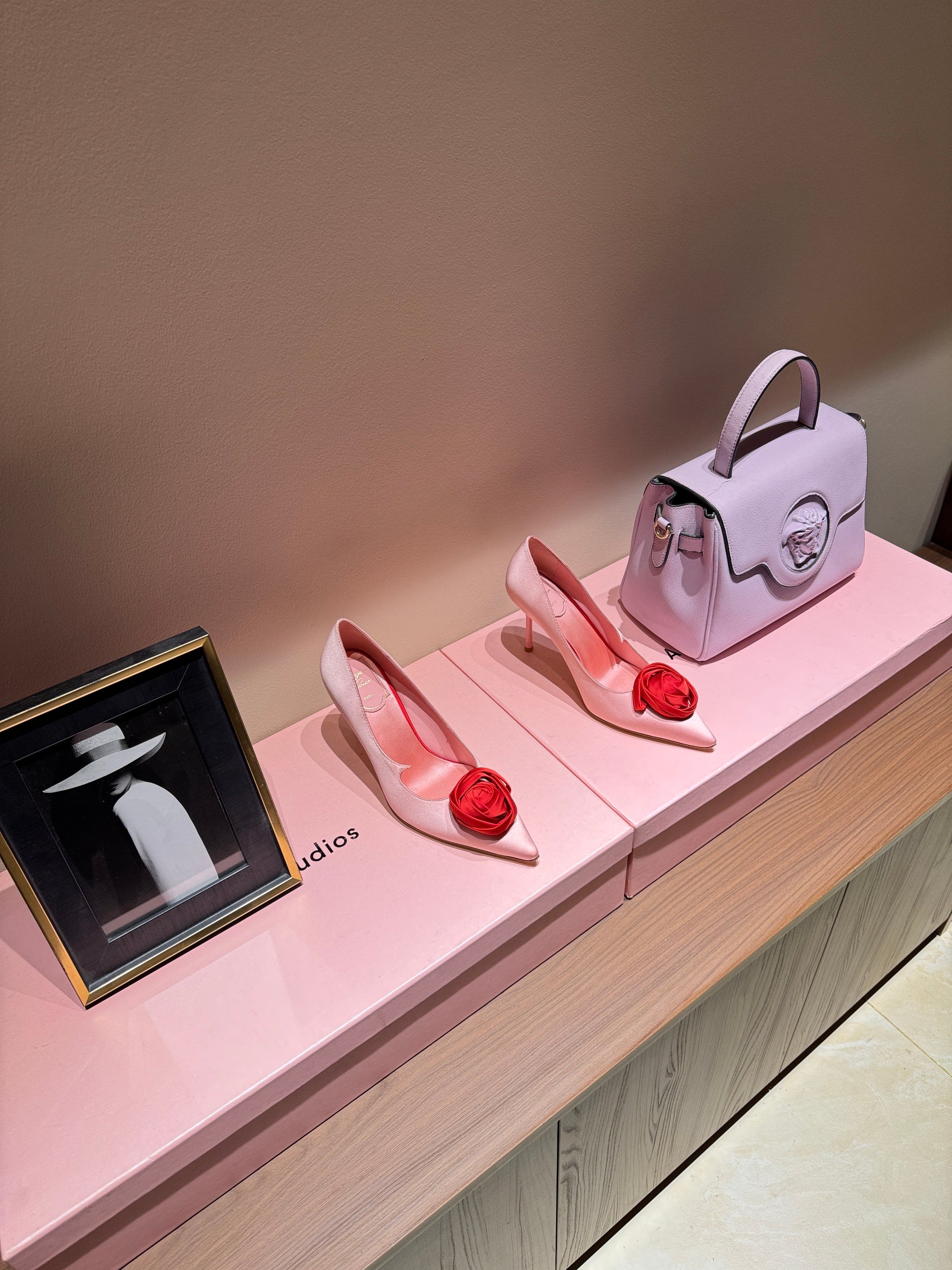 ROGER V HEELS