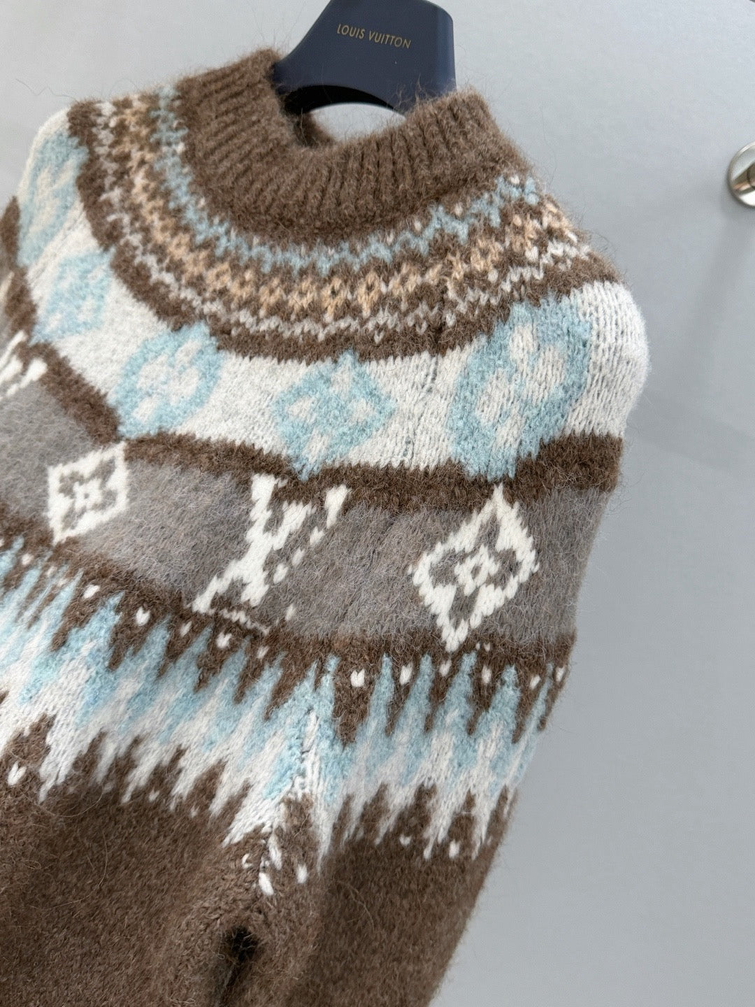 LOU JUMPER