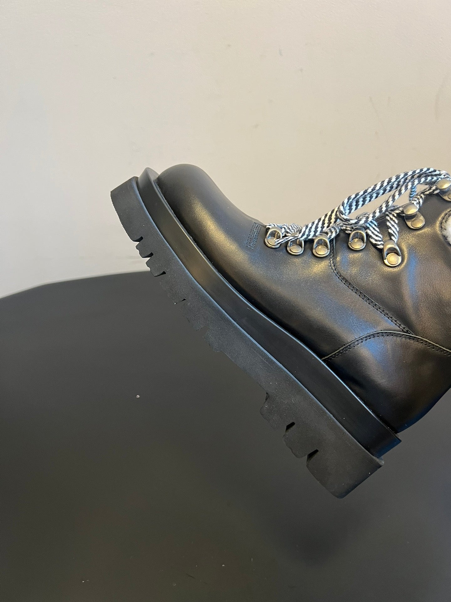 BOTT V BOOTS