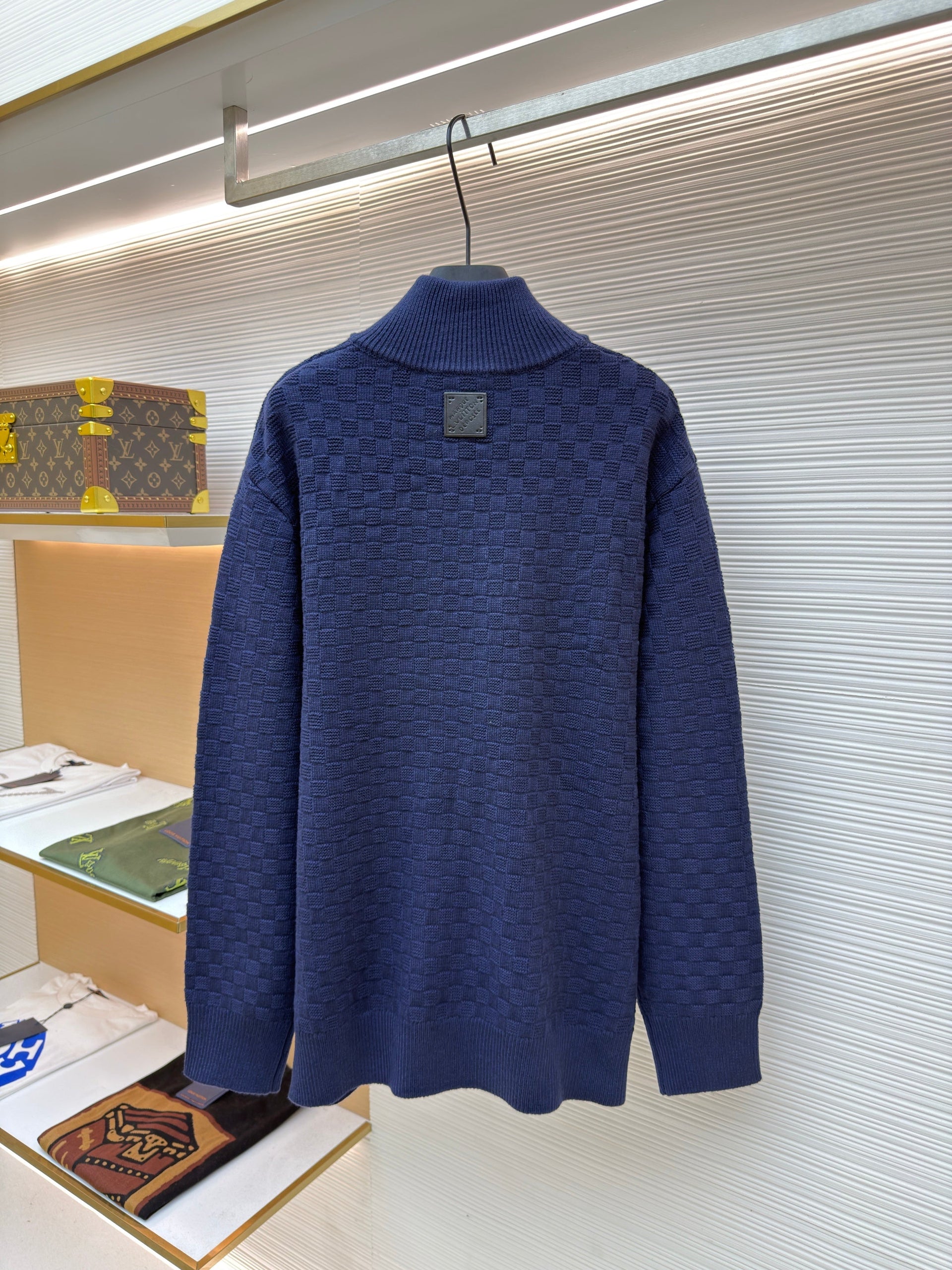 LOU JUMPER