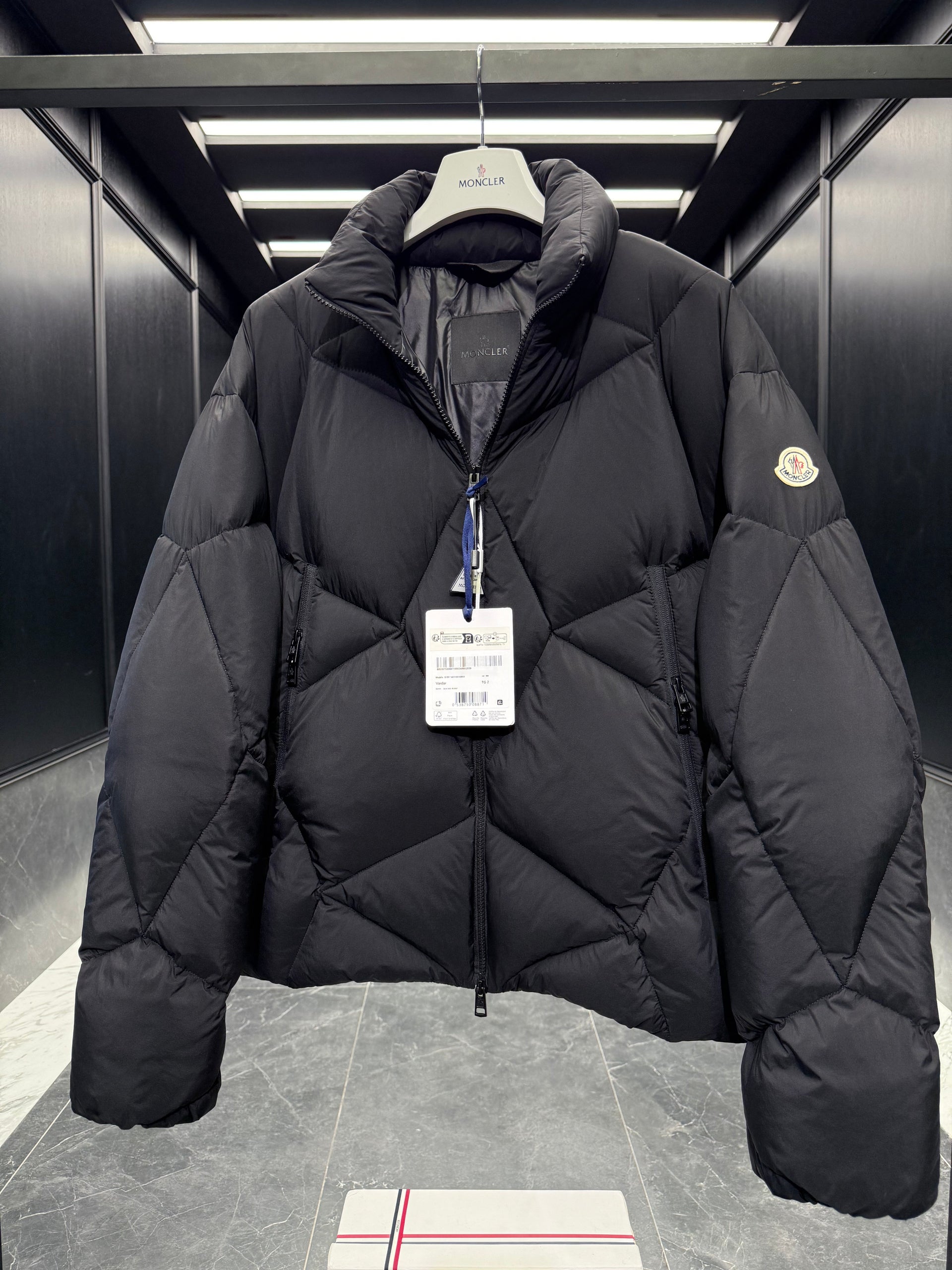 MONC VARDAR JACKET