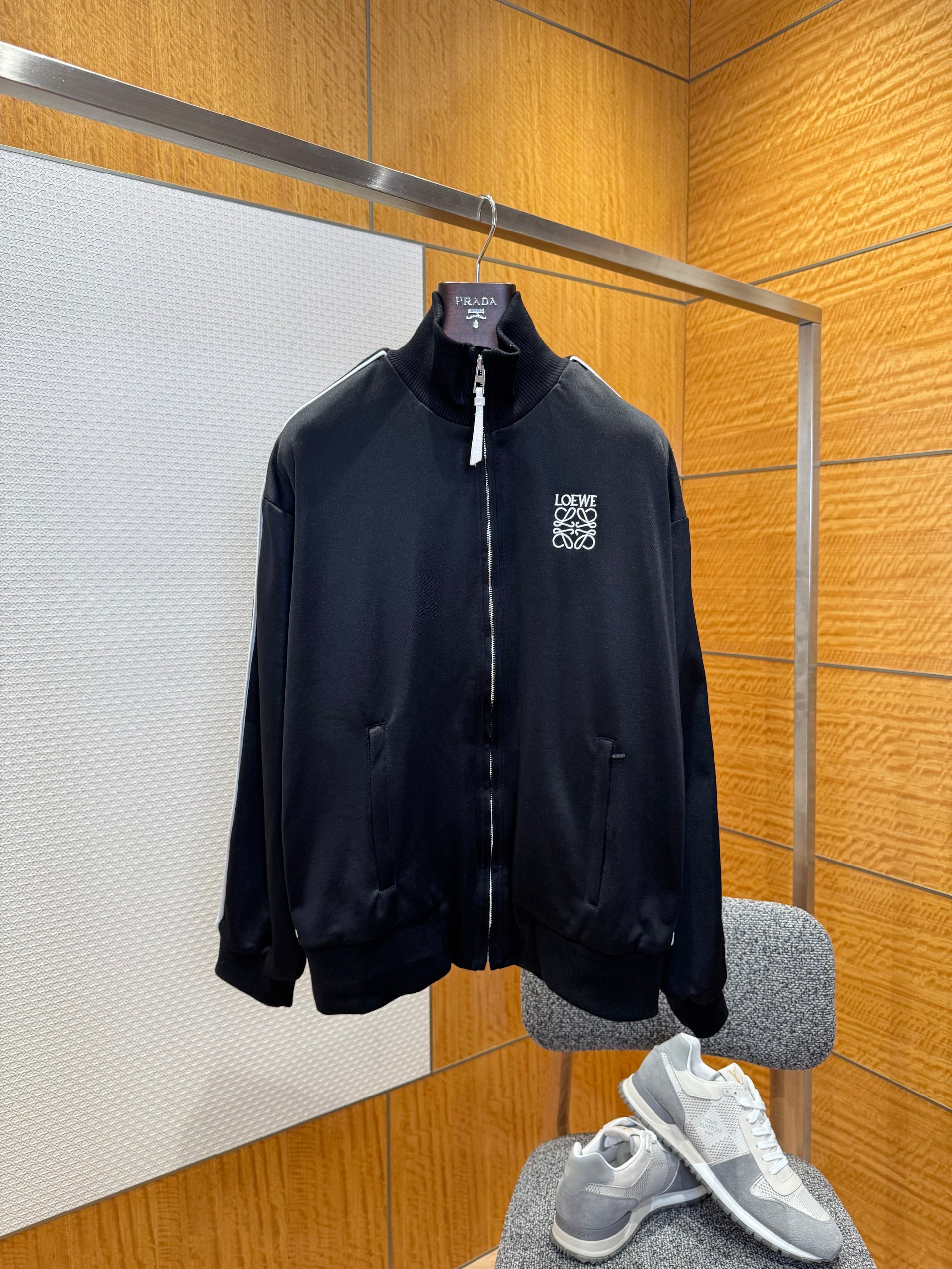 LOEW BOMBER