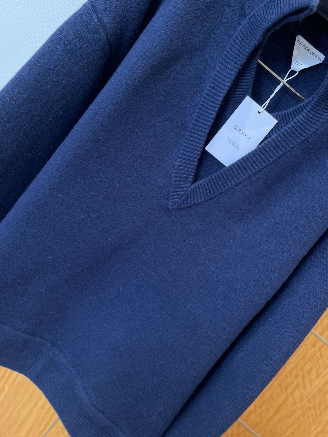 BOTT V JUMPER