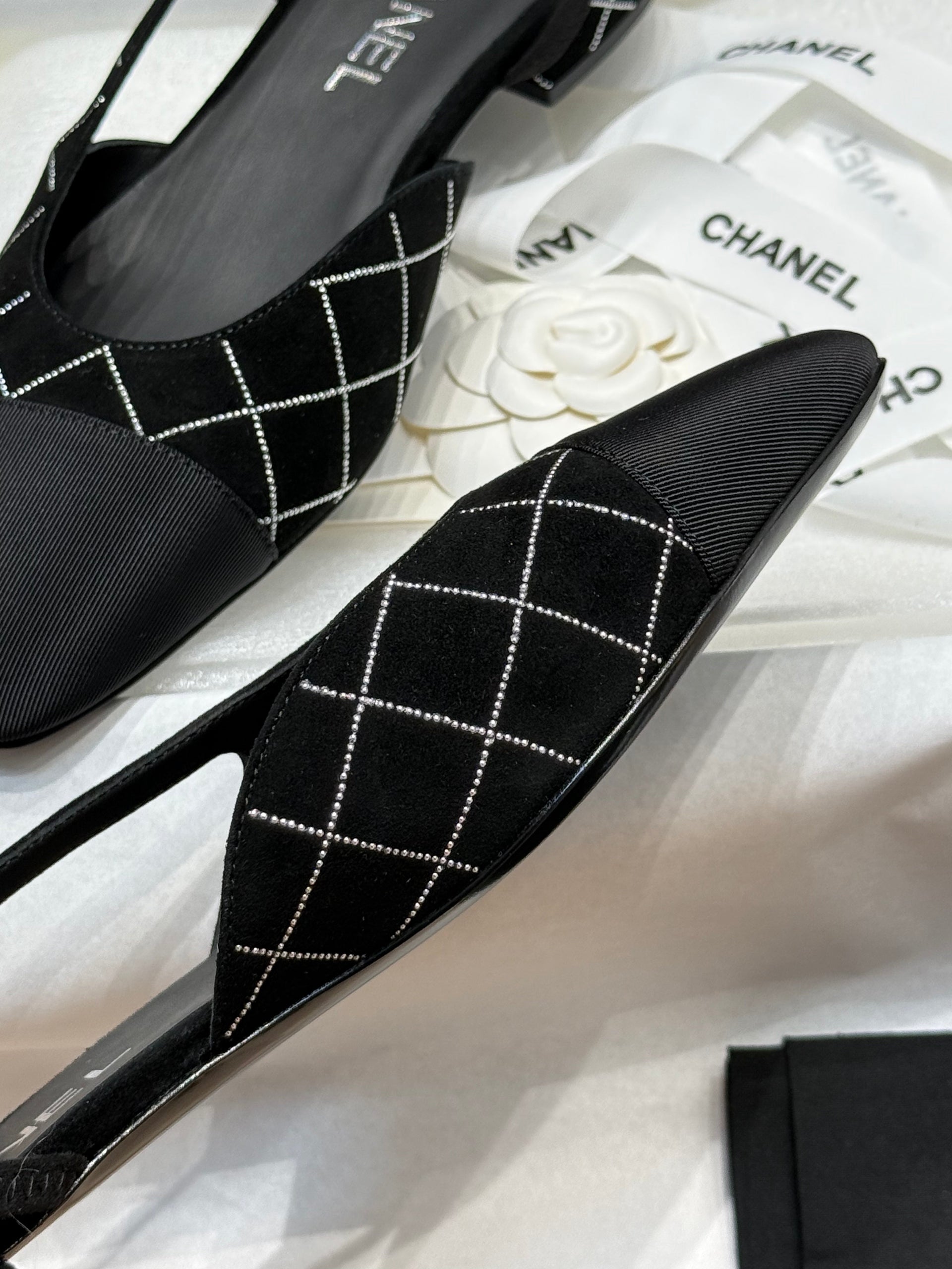 CC SLINGBACK PUMPS